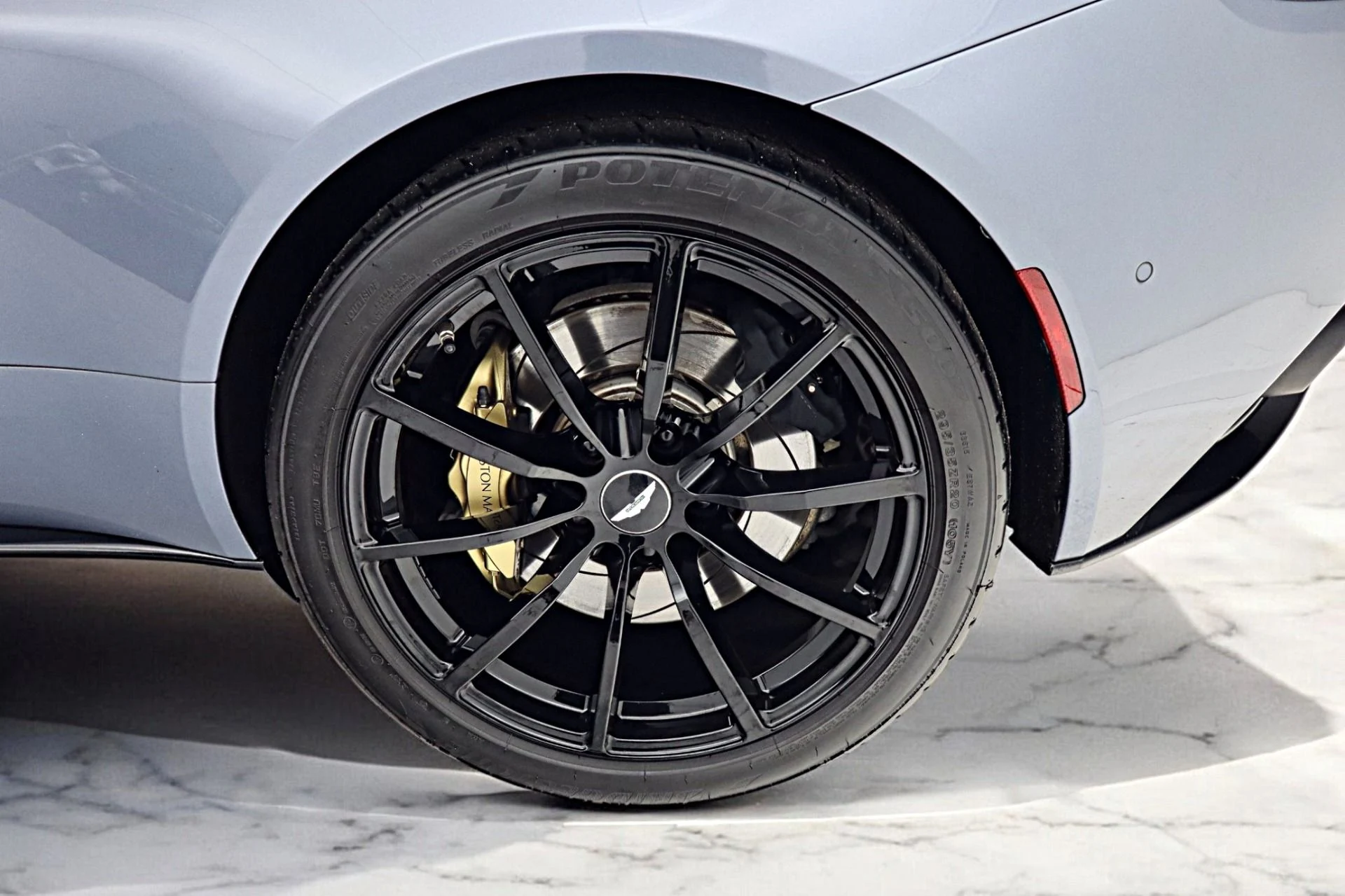 mph042_1060910808_Used_2020_Aston_Martin_DB_11_AMR_3f0bdbcf1f
