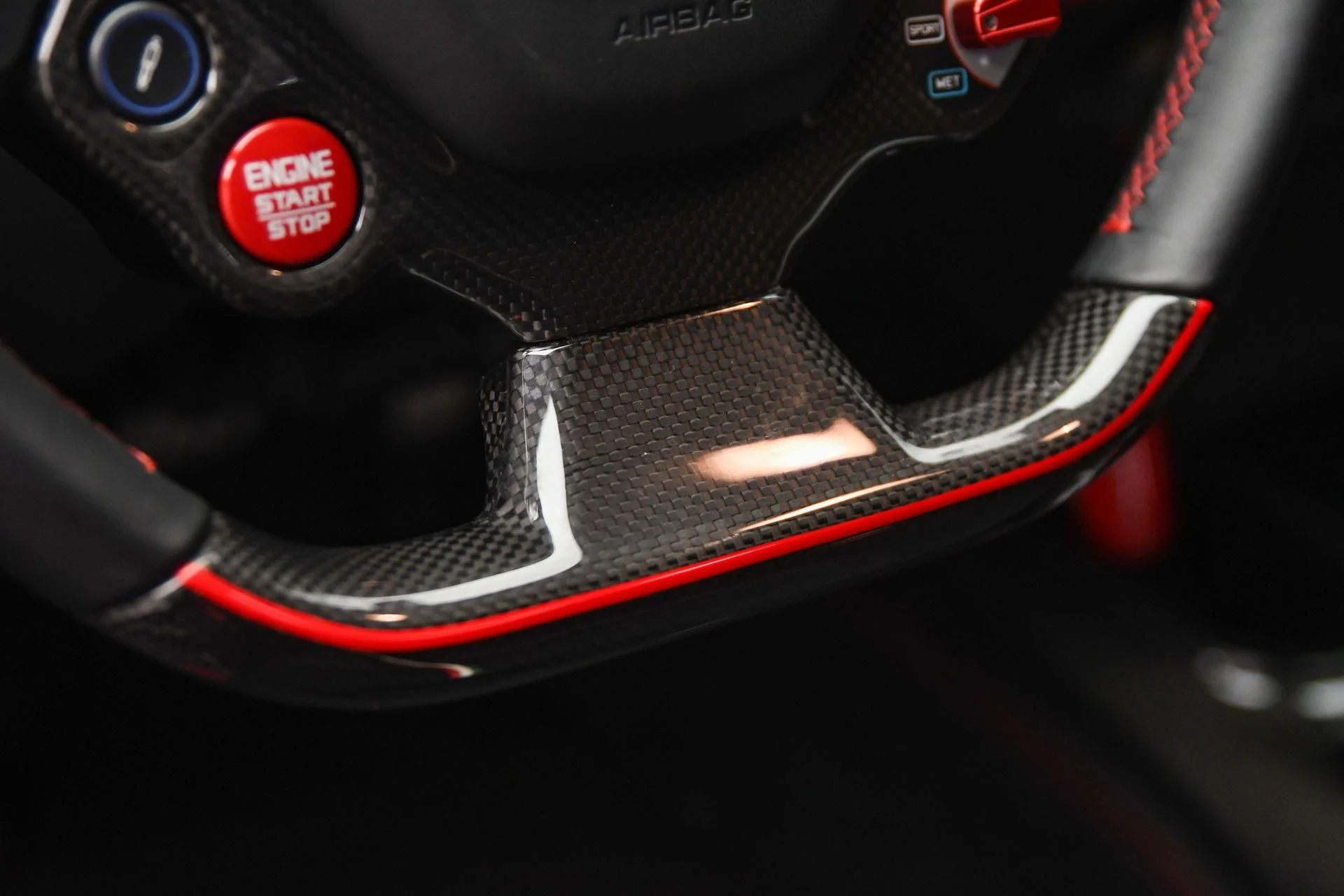 mph042_1076123100_Used_2020_Ferrari_488_Pista_Base_1757453226_fe501b9b3e