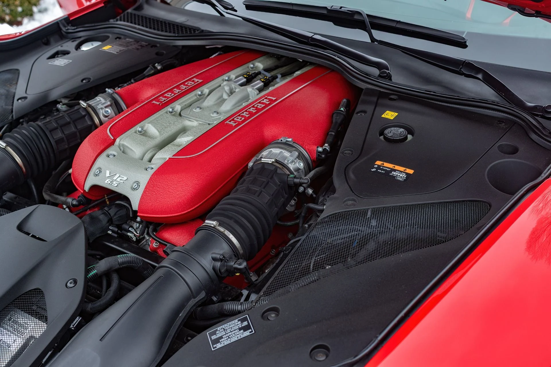 mph042_1081030191_Used_2020_Ferrari_812_Superfast_1765217828_0fef6baf83