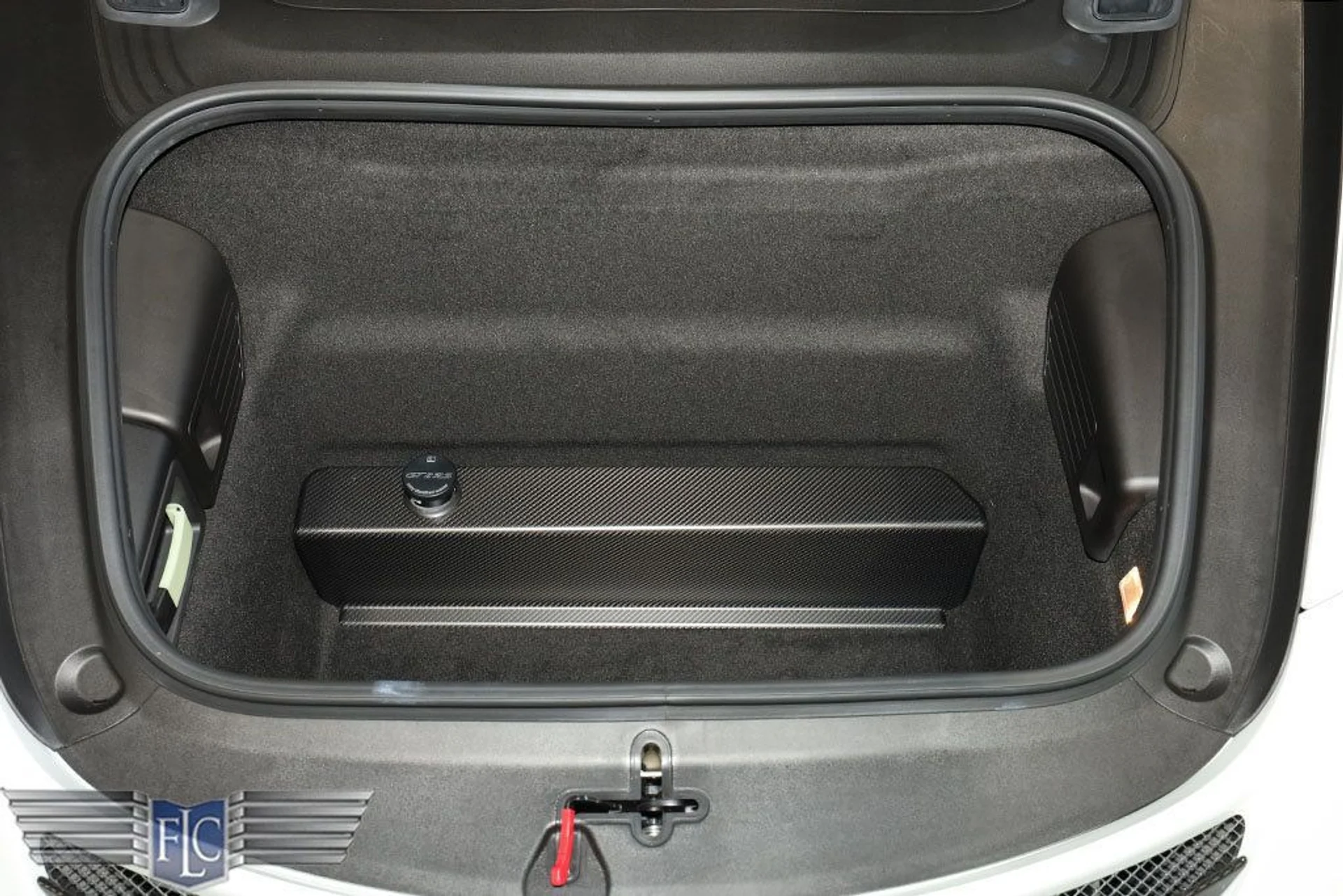 mph042_1085899233_used_2018_porsche_911_gt2rs_9689_22985277_43_1024_55ea089311