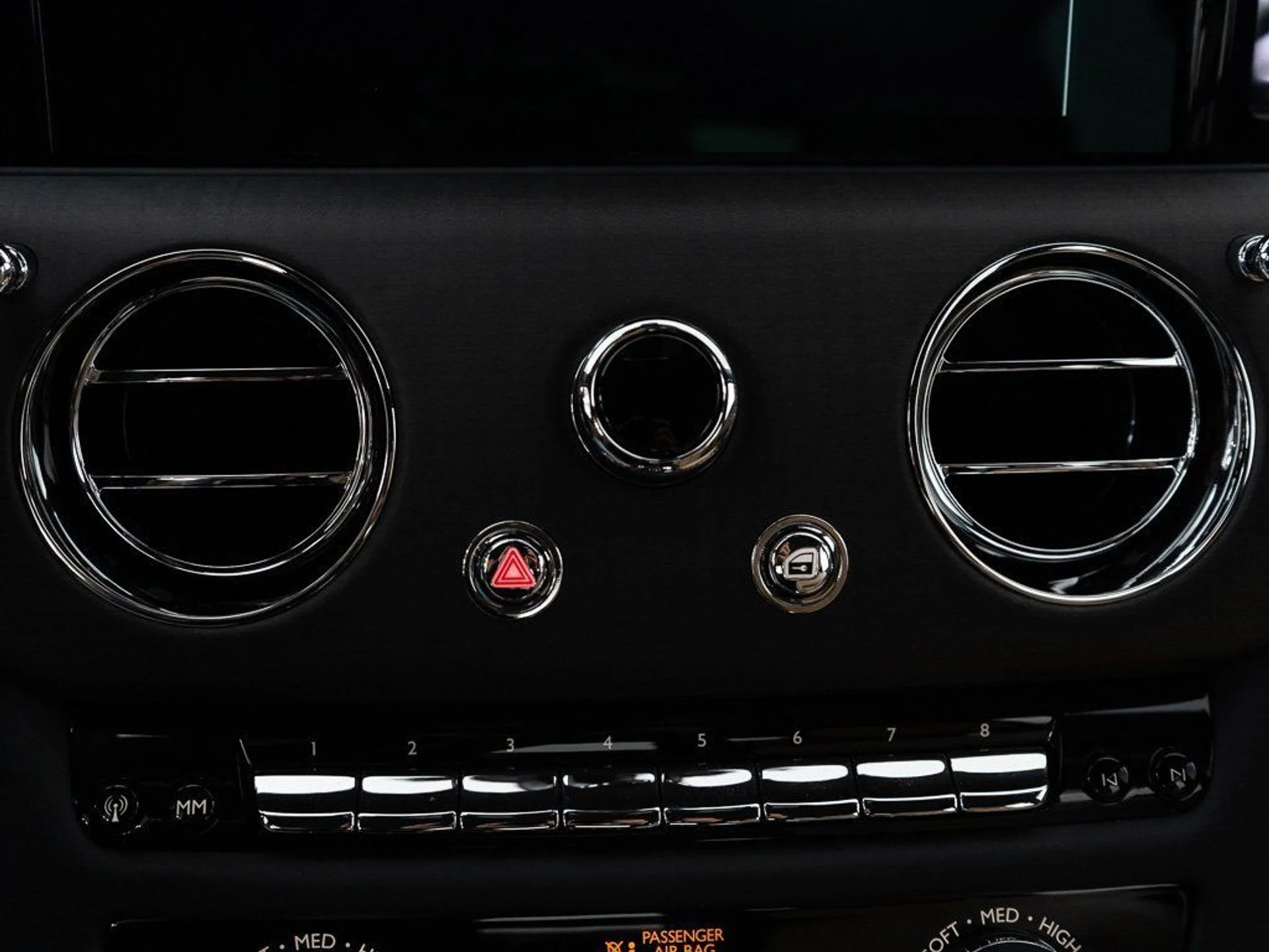 mph042_1106908667_8eef34f817676d4552edc6511d4152b2_a0a35ea097