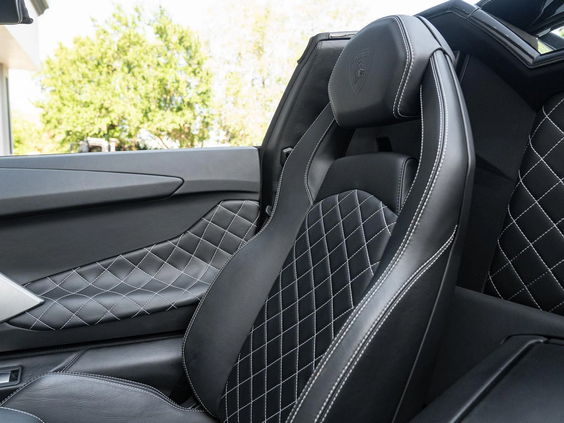 mph042_1109457675_Used_2016_Lamborghini_Aventador_LP_700_4_1777082817_02b4cc78f9