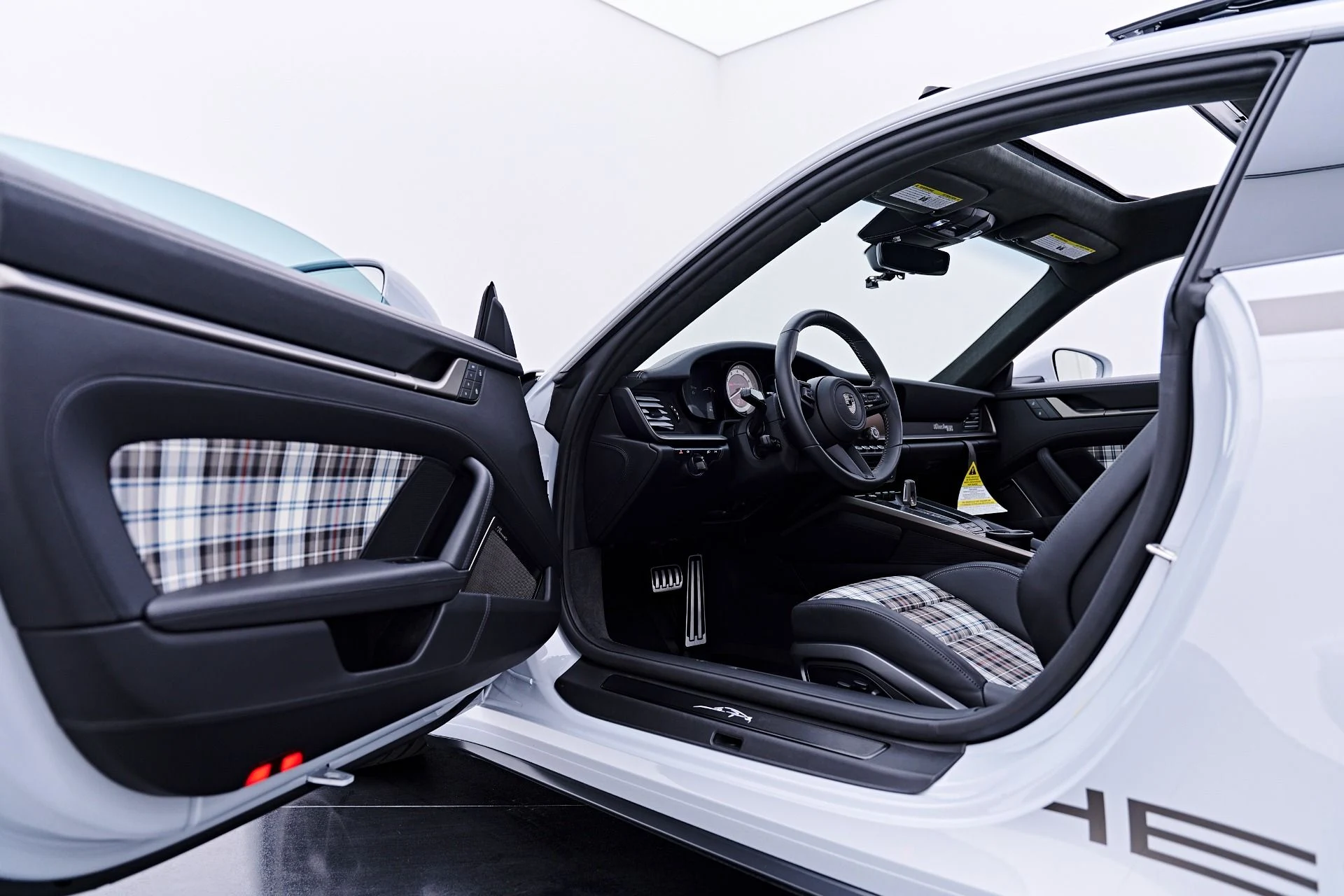 mph042_1115813995_Used_2025_Porsche_911_Turbo_S_1784161232_a36f0df849