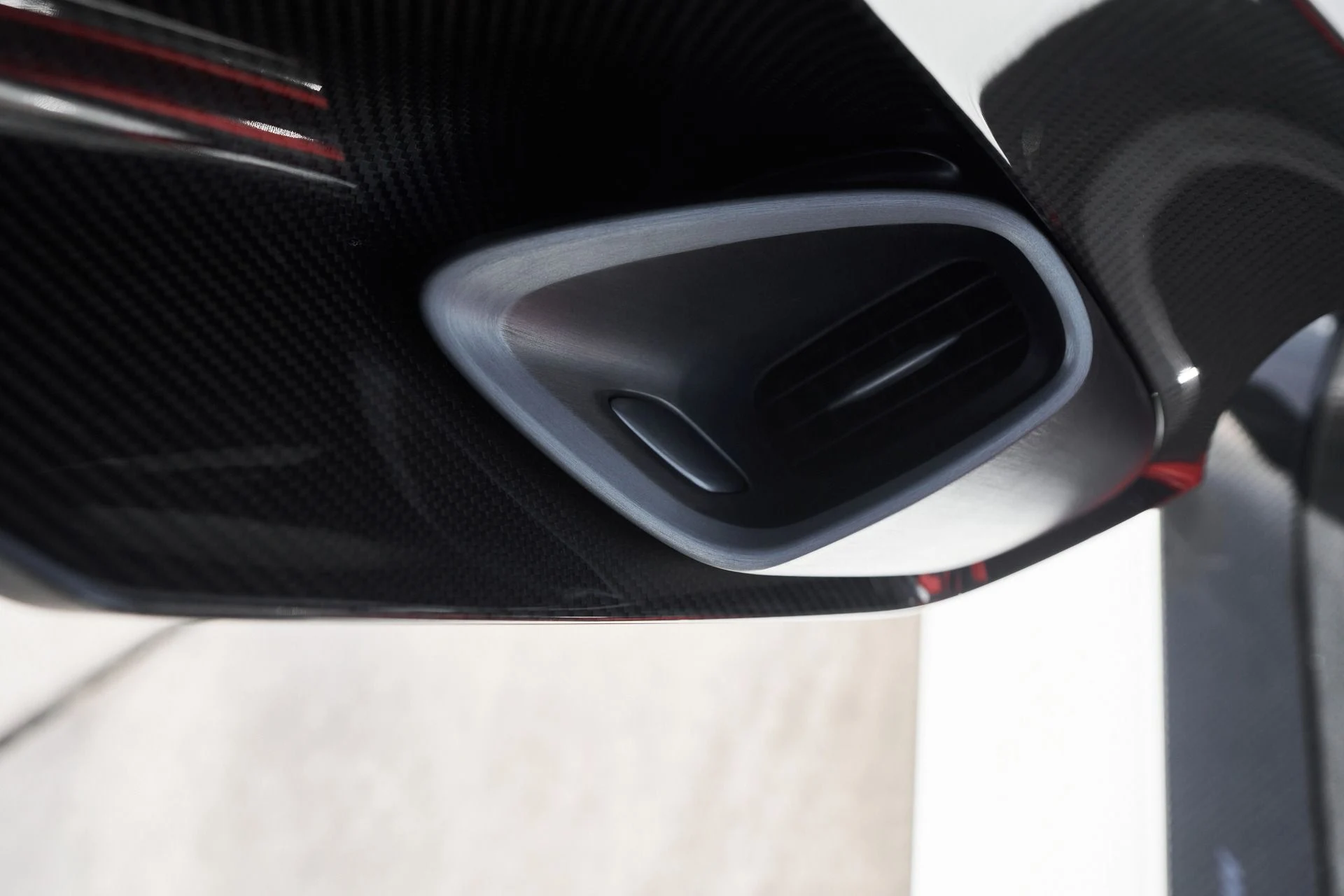 mph042_1116650120_Used_2021_Mc_Laren_Elva_1762815330_a329e0c42a