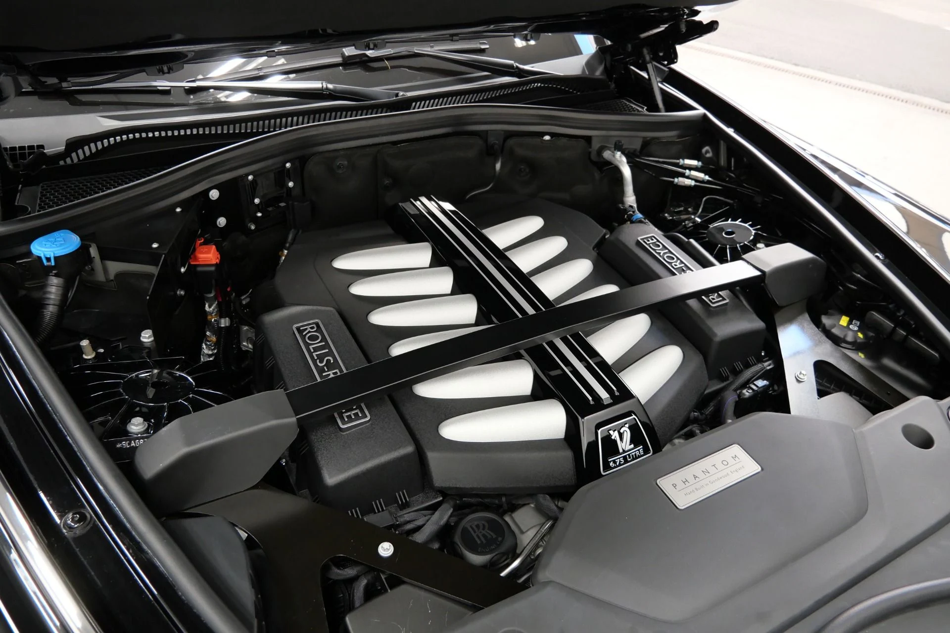 mph042_1122728486_Used_2019_Rolls_Royce_Phantom_The_Phantom_Package_Very_Low_Miles_Bespoke_Audio_1791821565_f5244f8ac3