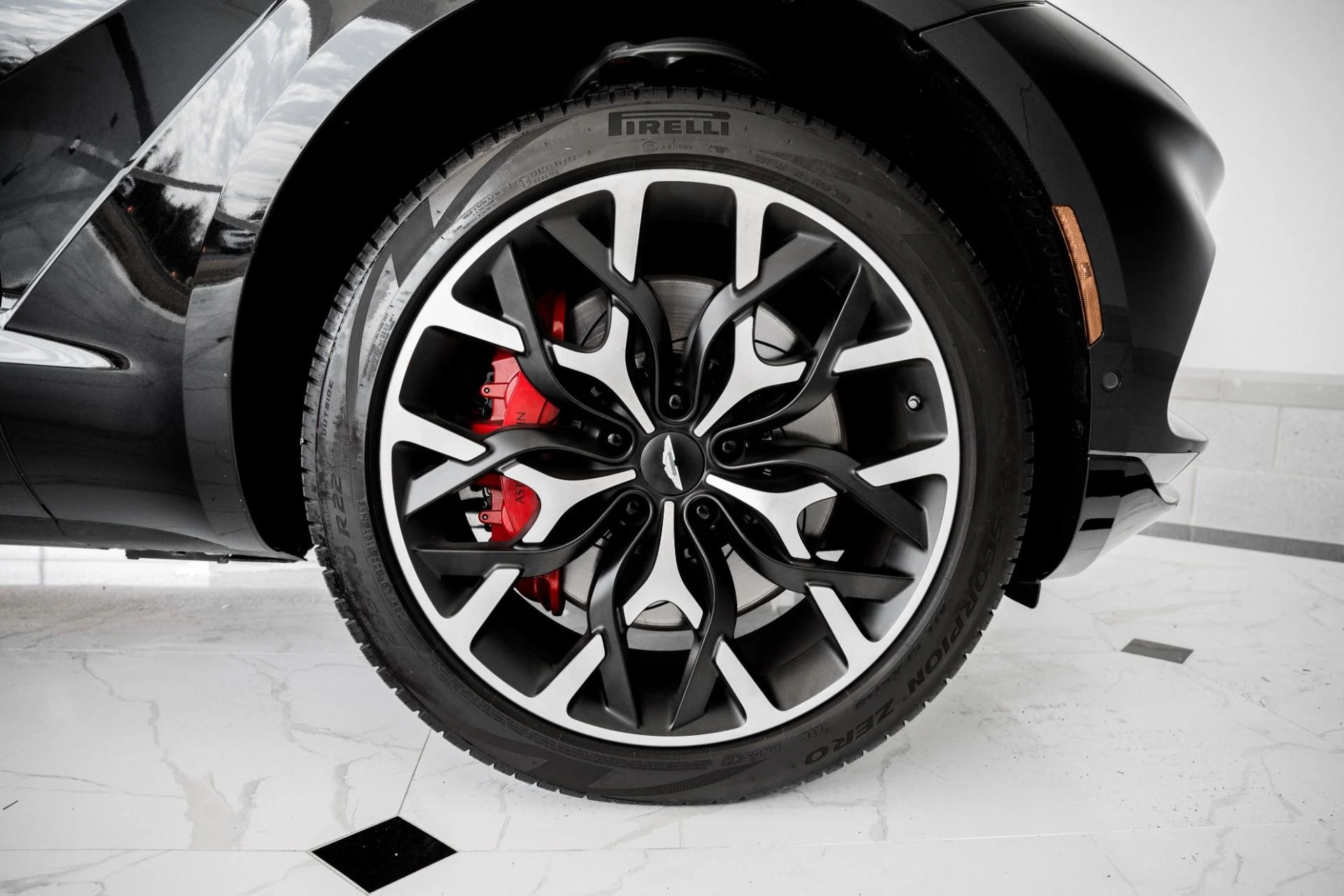 mph042_1126935345_Used_2022_Aston_Martin_DBX_550_1675796960_eebef3ca4a