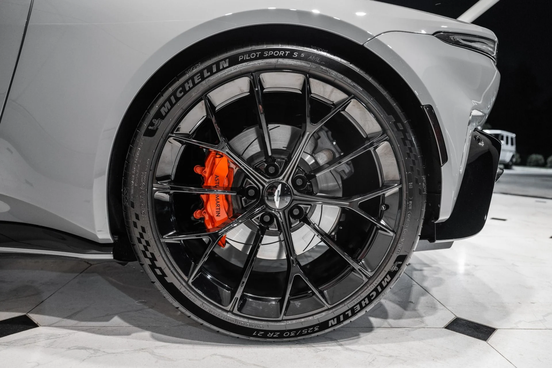 mph042_1156673660_Used_2026_Aston_Martin_Vantage_S_1778492725_339ee96690