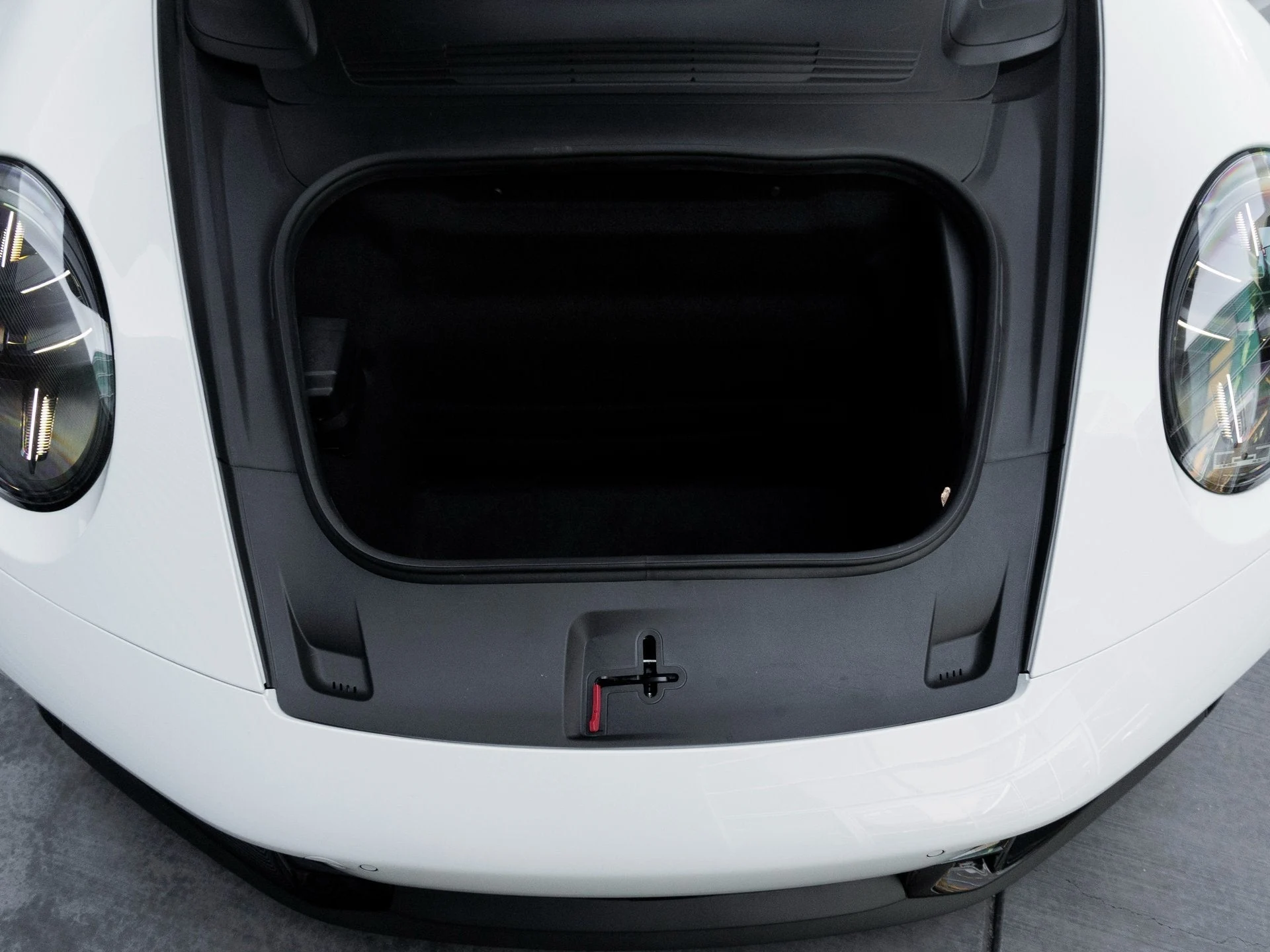 mph042_116123792_43_81c9ae982f