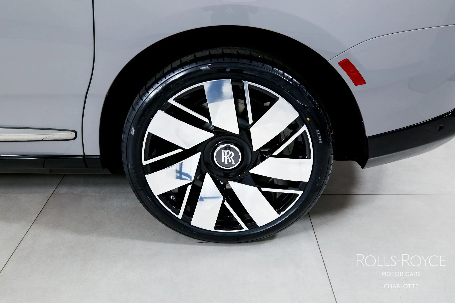 mph042_1173205684_Used_2026_Rolls_Royce_Cullinan_1775591551_8c1f43b51a