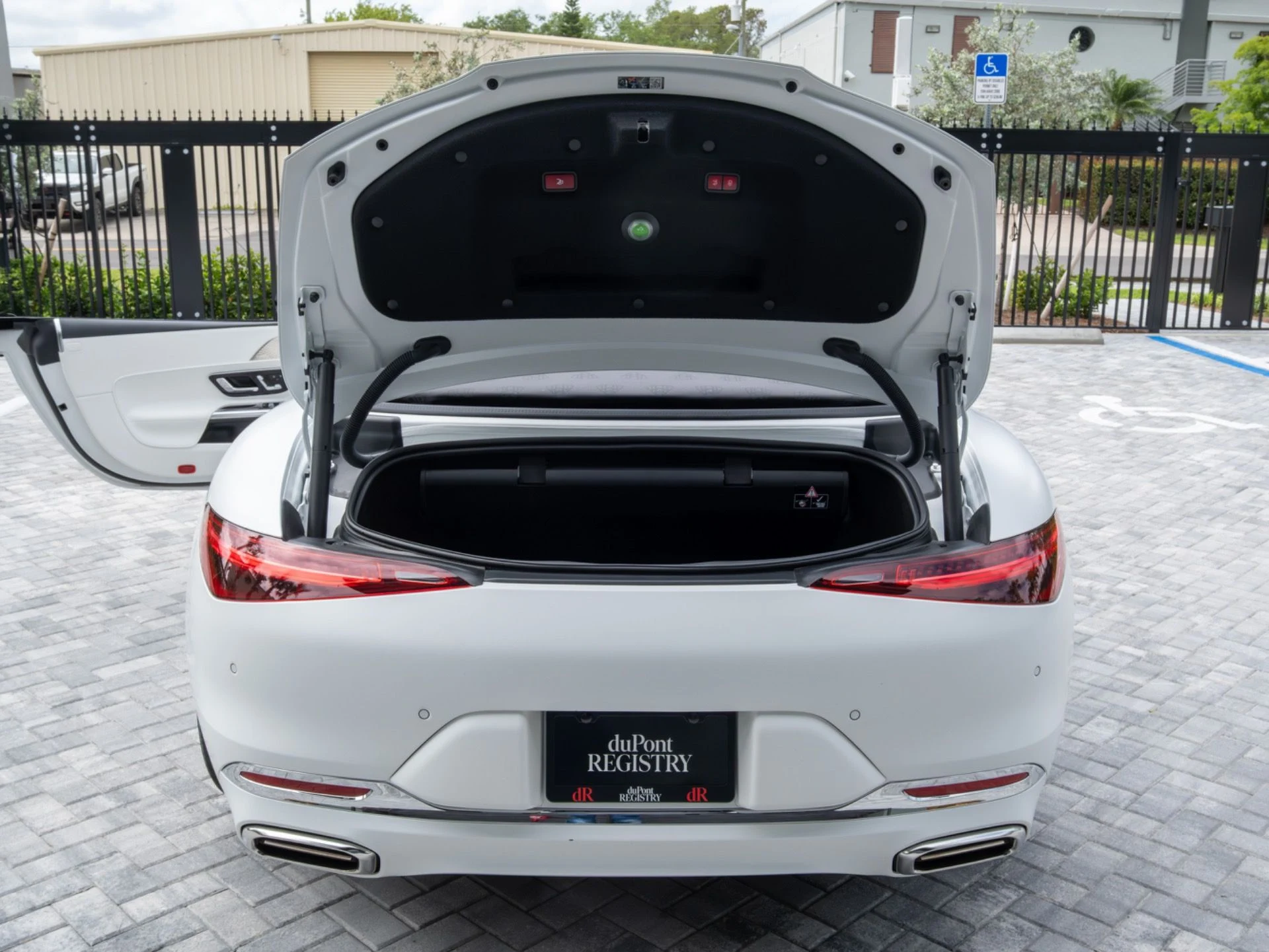 mph042_1185834060_Used_2026_Mercedes_Benz_SL_Maybach_SL_680_Monogram_Series_1775231665_15d25c934b