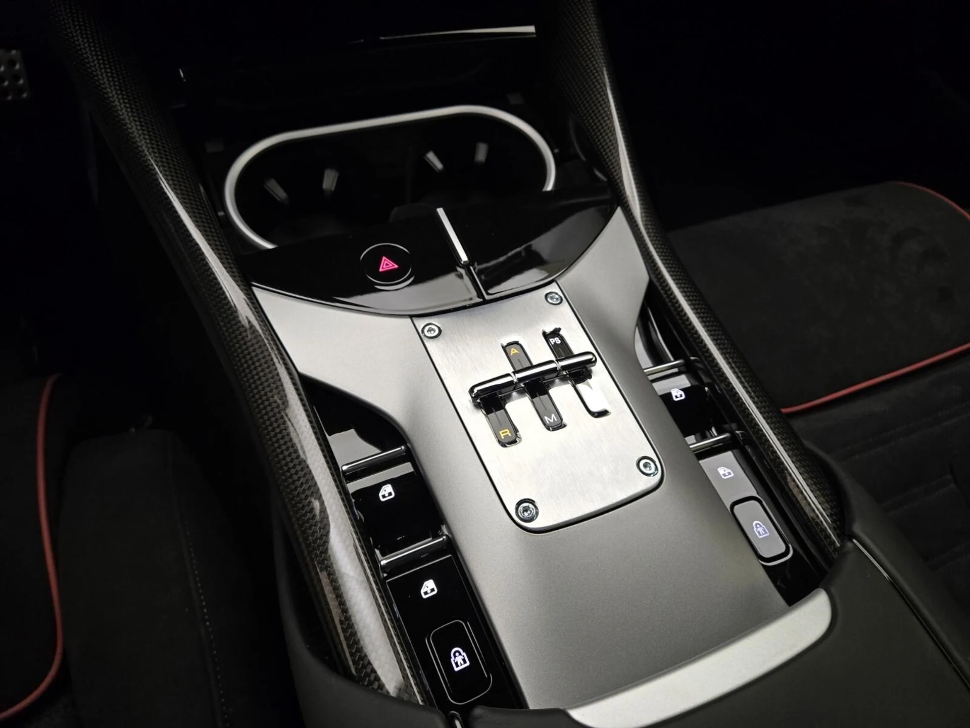 mph042_1199594827_Used_2026_Ferrari_Purosangue_1769237461_e5360806b7