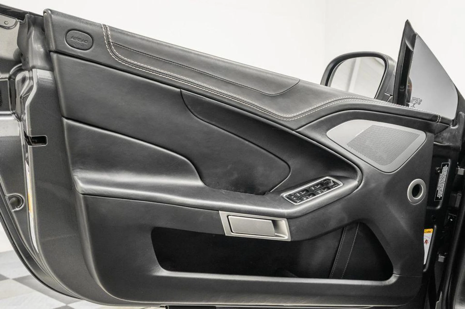 mph042_1211069787_MWDA_Nn_Z_Ywhd_CVW_b_Mw3_UZIJNI_70be25b88c