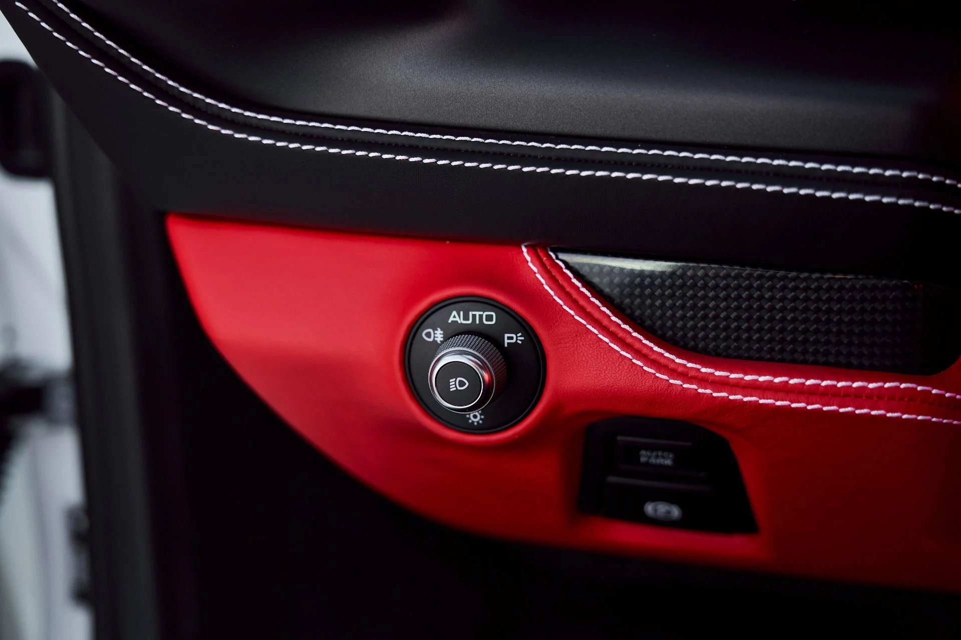 mph042_1211789300_Used_2021_Ferrari_F8_Tributo_1766025188_8d07bd7ba7