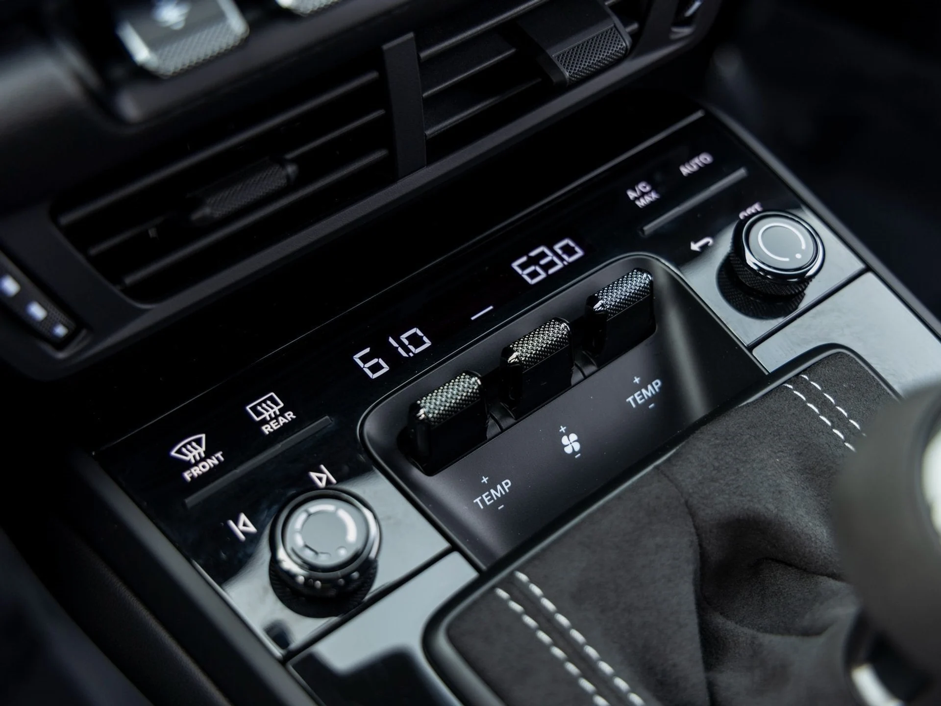 mph042_121849834_43_d4c39d72ae