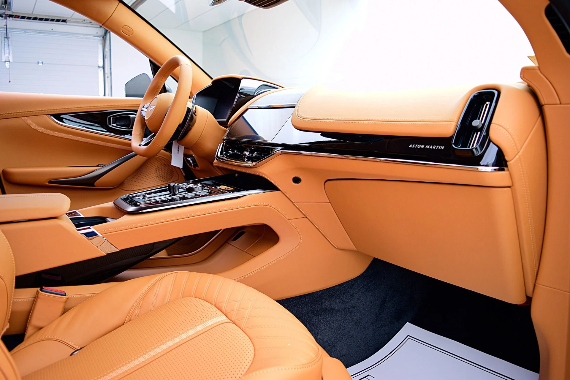 mph042_1224280689_New_2025_Aston_Martin_DBX_707_09f9814ad7