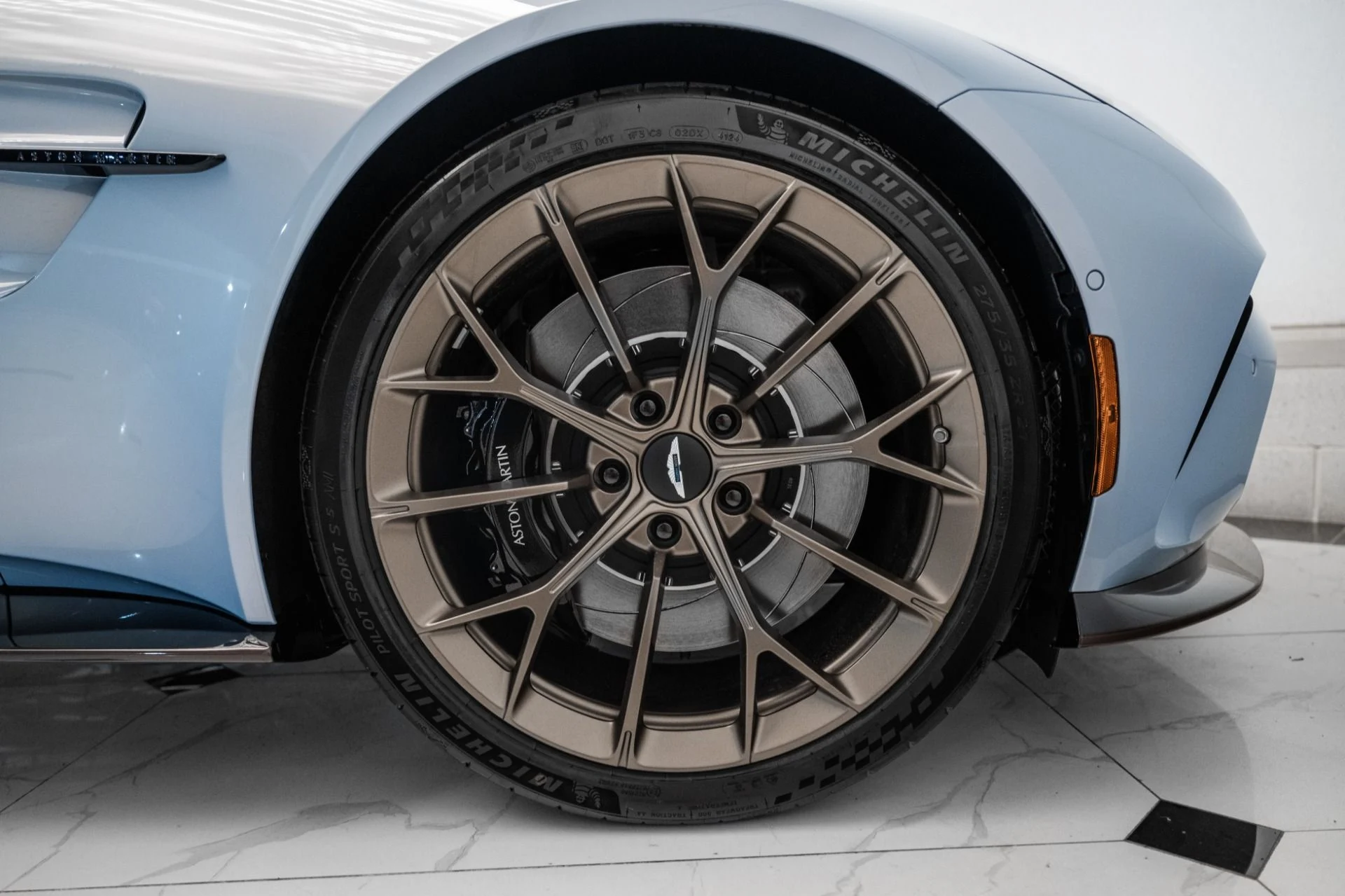 mph042_1225756816_New_2026_ASTON_MARTIN_VANTAGE_1759240597_cd4dd258ce