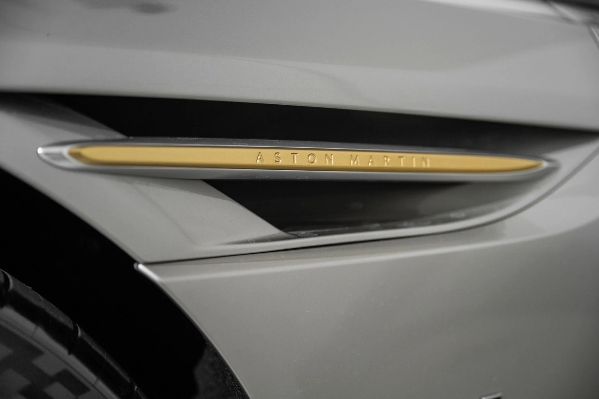 mph042_1246691764_New_2026_Aston_Martin_DB_12_Gold_Finger_V8_1764191230_420301661a