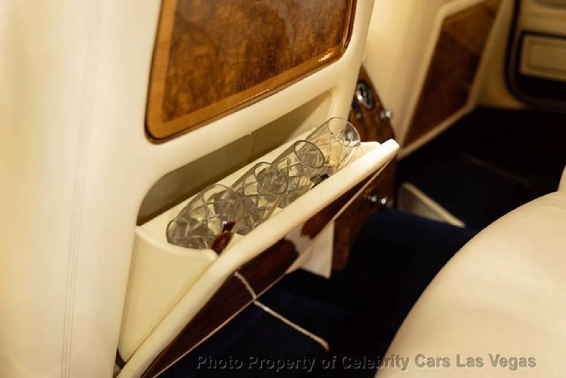 mph042_1253106878_used_2002_rolls_royce_silver_seraph_lastofline1of120forus170totalworldwide_9707_23079302_47_640_742775fffa