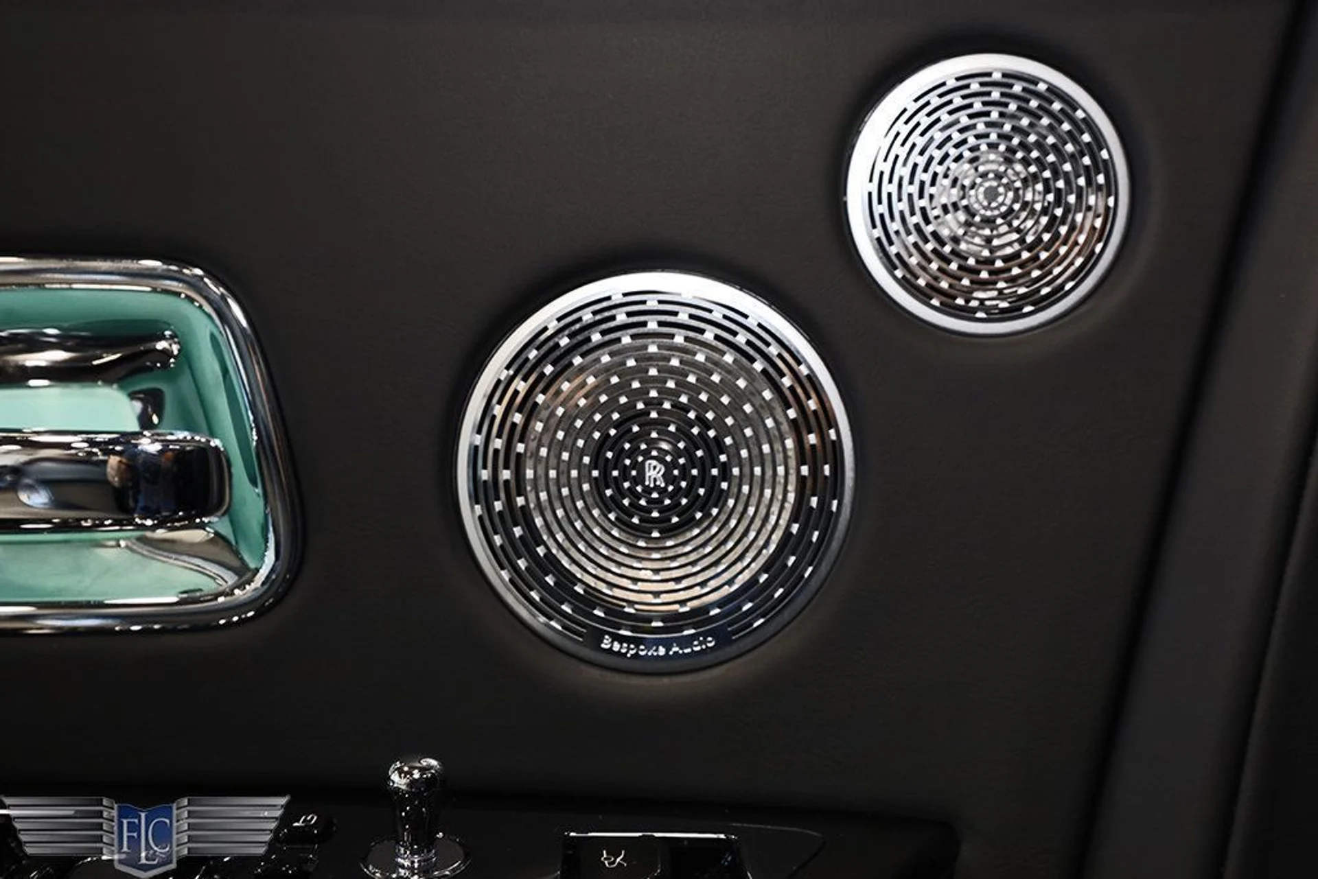 mph042_1256955311_used_2022_rolls_royce_phantom_sedan_9689_23002313_43_1024_2e47e1a1b7