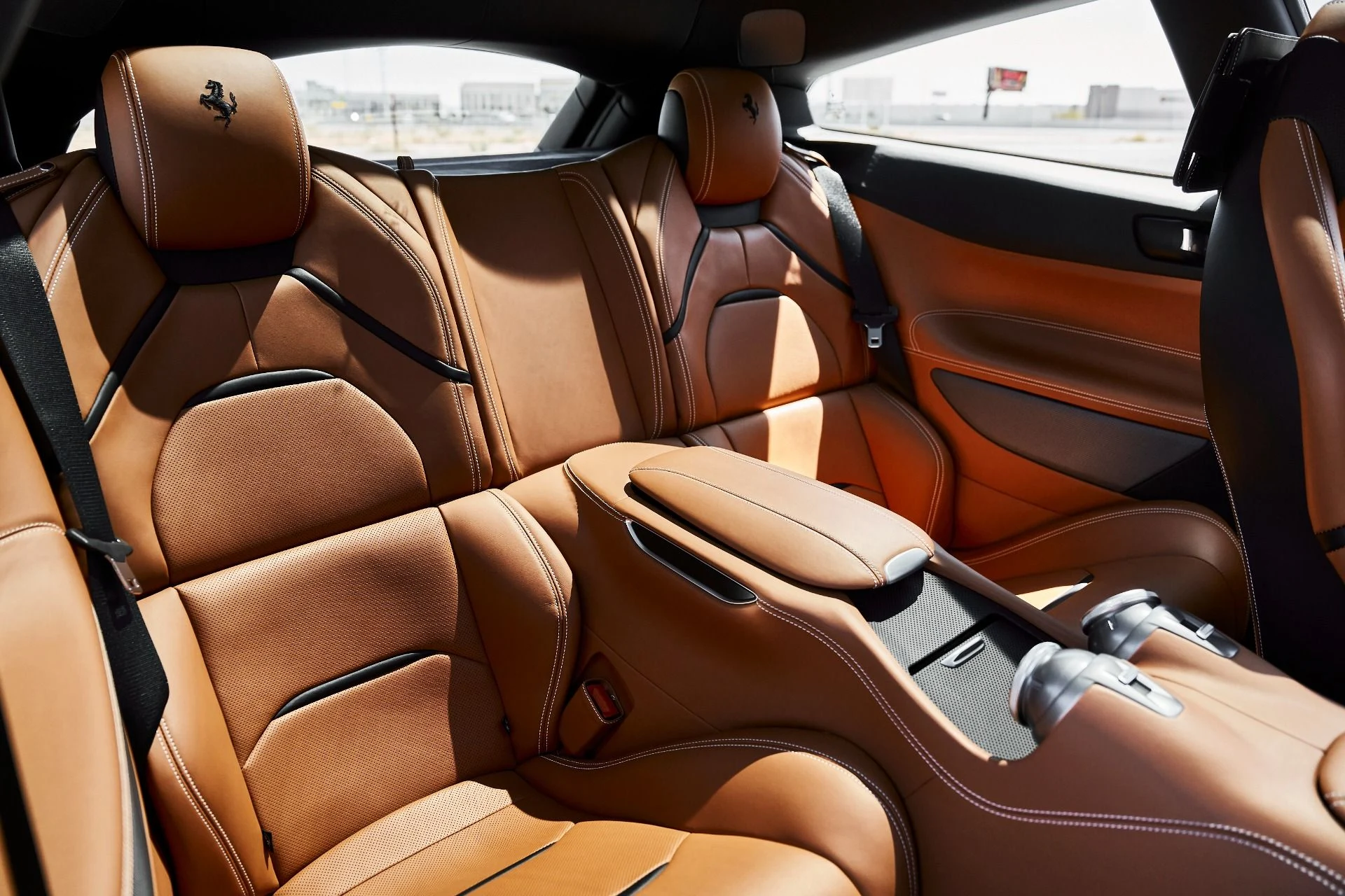 mph042_1267845421_Used_2018_Ferrari_GTC_4_Lusso_V12_1775612062_3a1ad06433