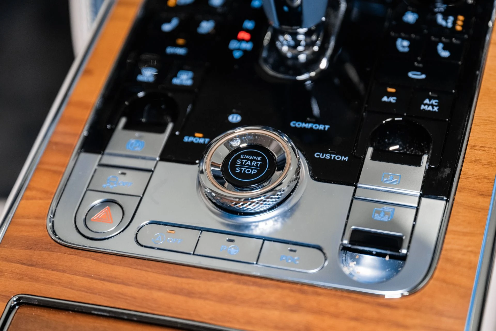 mph042_1277253170_Used_2023_Bentley_Flying_Spur_1772469545_967919957e