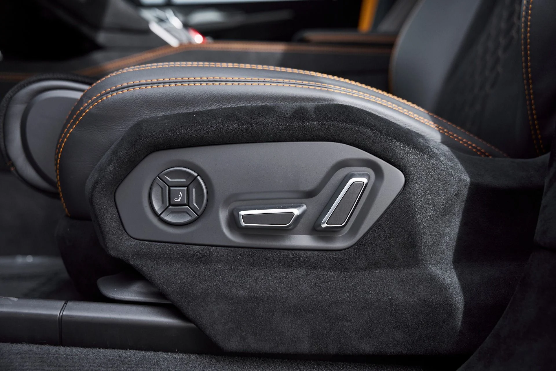 mph042_1305706815_Used_2024_Lamborghini_Urus_Performante_1768001152_452327118c