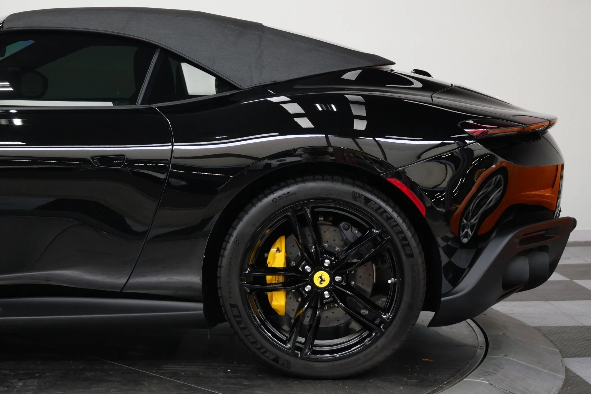 mph042_1351527583_Used_2025_Ferrari_Roma_Spider_Carbon_Fiber_Interior_Trim_Low_Miles_1784064795_1d216bfdba