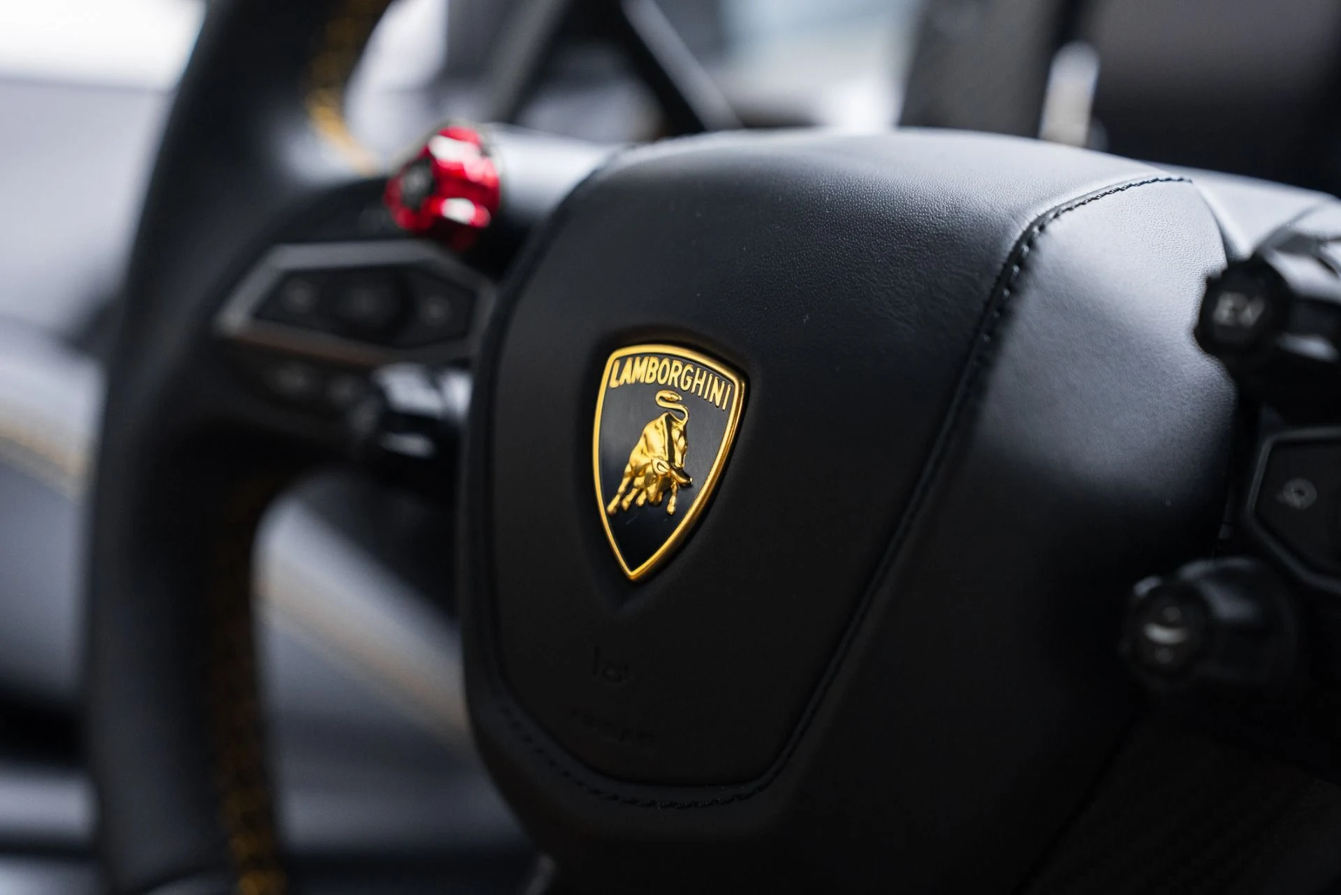 mph042_1363479814_Used_2024_Lamborghini_Revuelto_1764709260_8e46fc481a