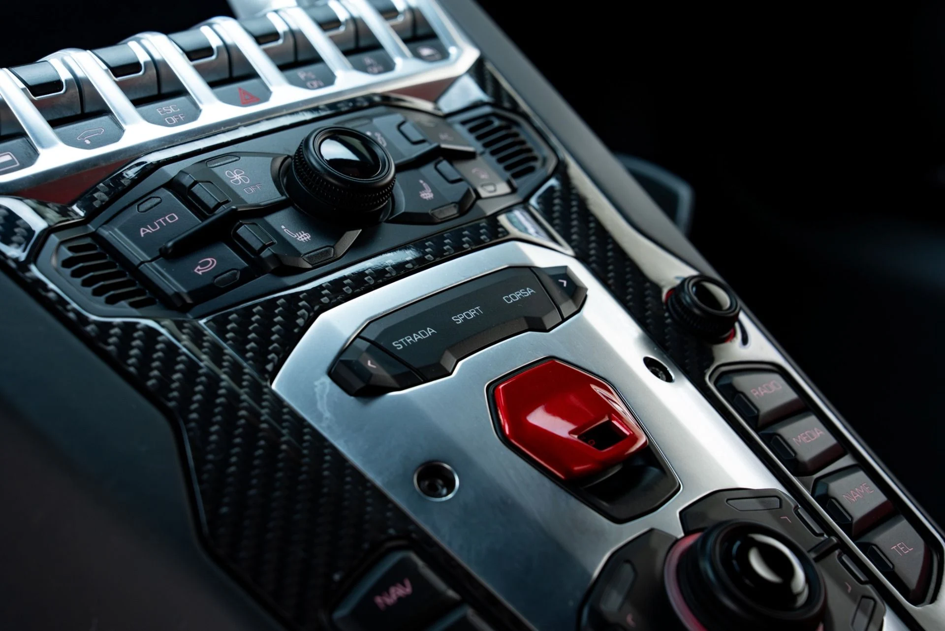 mph042_1390914755_Used_2015_Lamborghini_Aventador_LP_700_4_1778261718_665a057e44