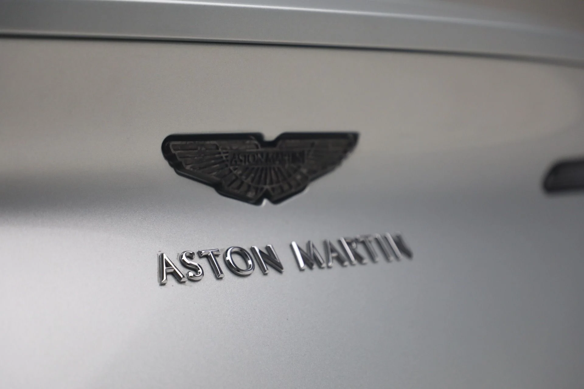 mph042_1398436141_Used_2019_Aston_Martin_DB_11_Volante_1781362325_1a9078601a