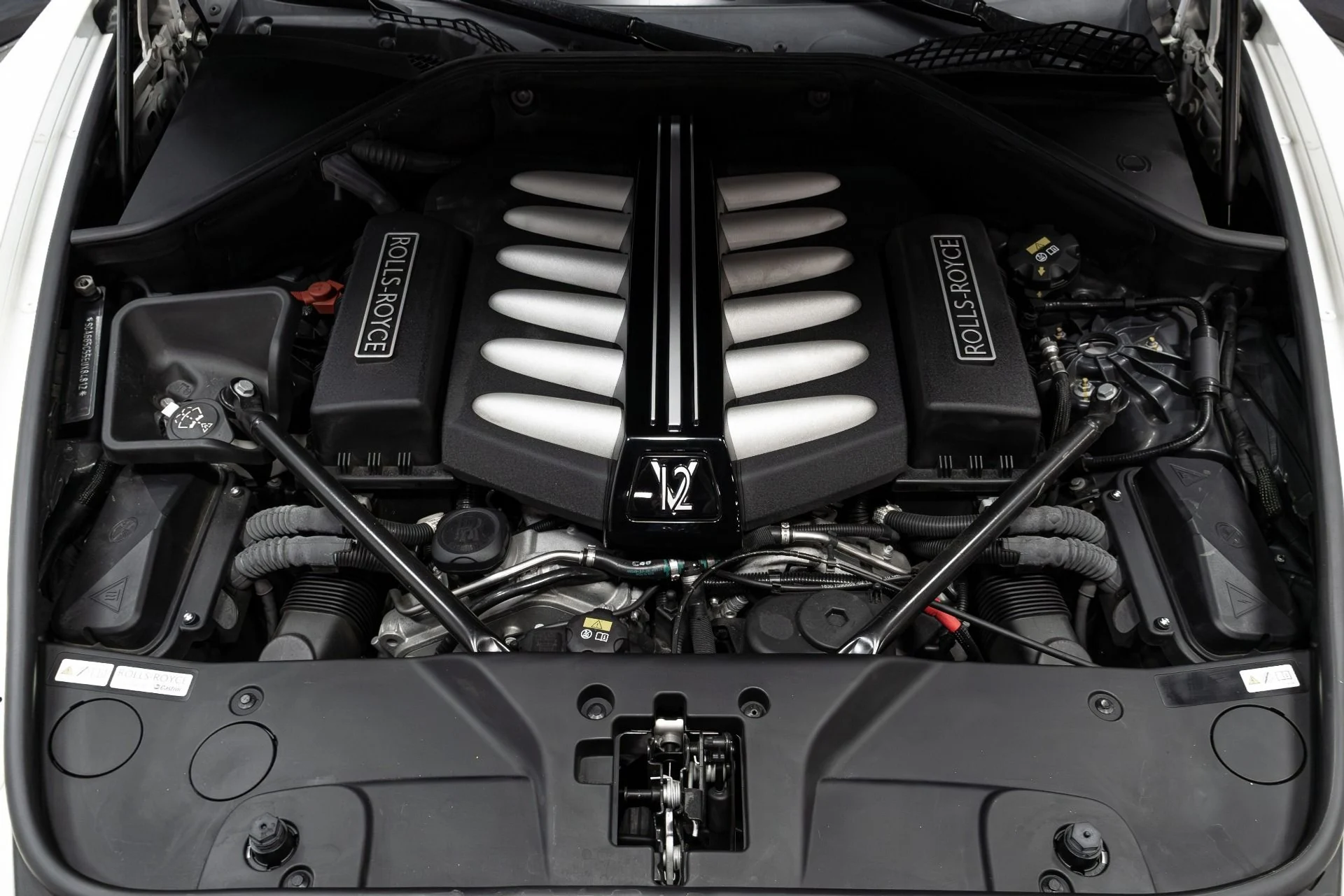 mph042_1411349060_Used_2014_Rolls_Royce_Wraith_1768708128_8749964f13