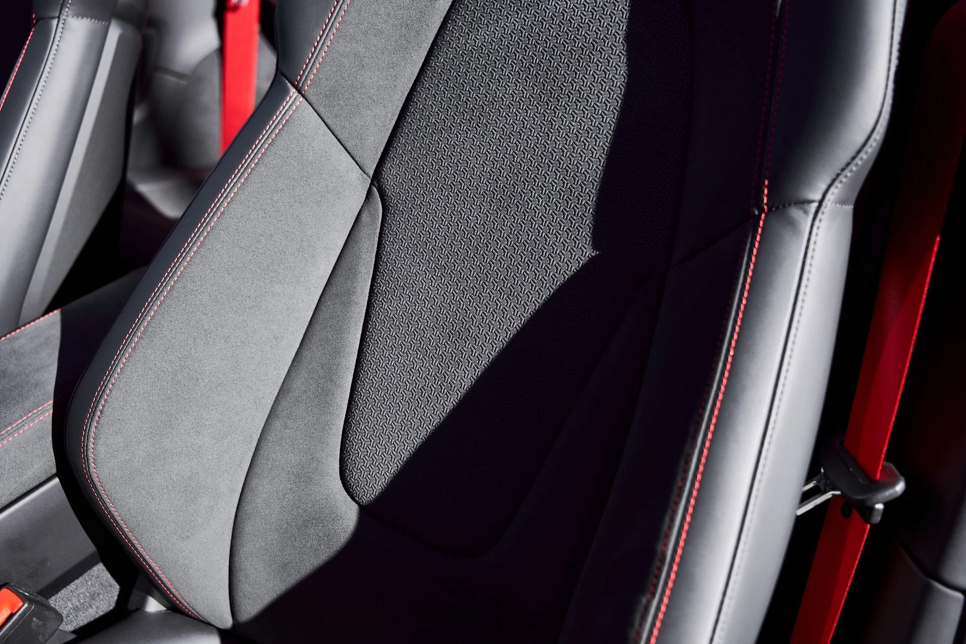 mph042_1413636348_Used_2026_Porsche_911_Carrera_GTS_1767062924_df2716f3ae