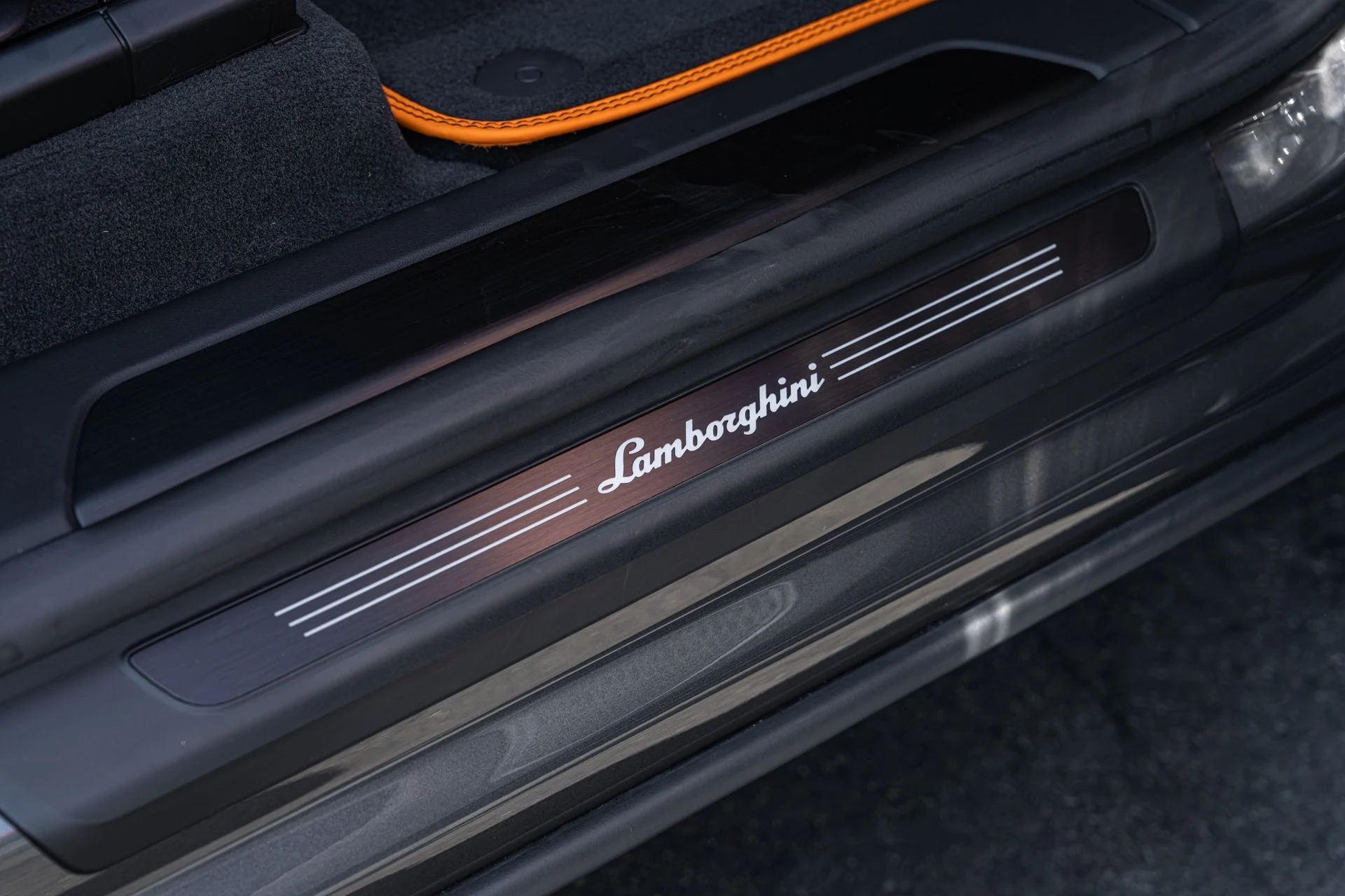 mph042_1424476618_Used_2024_Lamborghini_Urus_S_1755026193_eadcfc882c