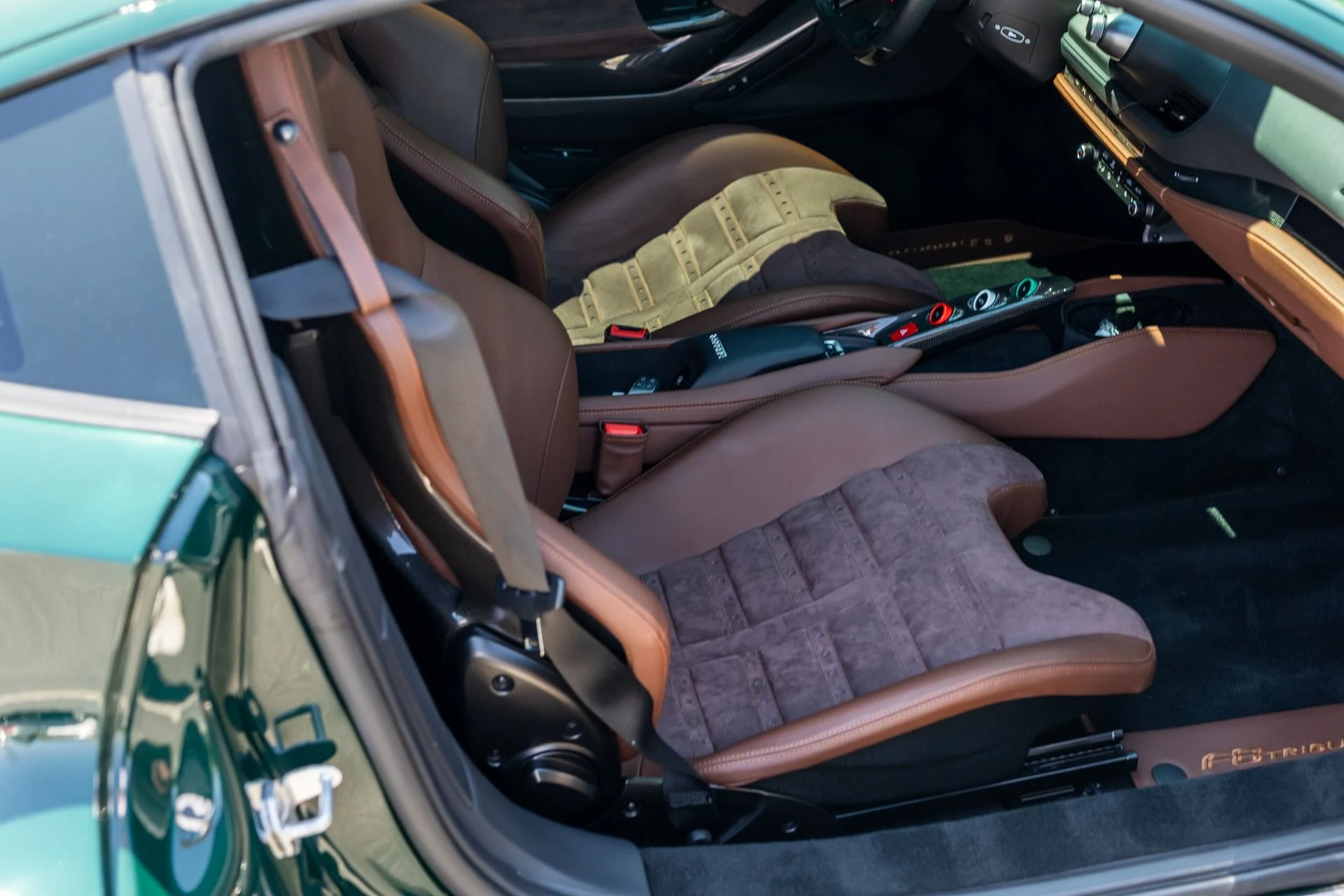 mph042_142531988_Used_2022_Ferrari_F8_Tributo_1744415624_81c6077256