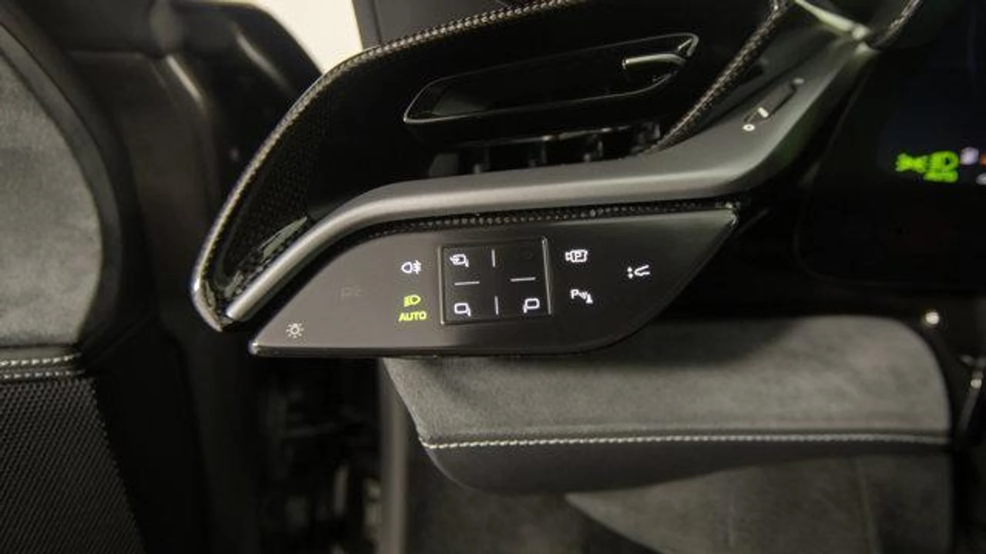 mph042_1440842689_v_GKMJRUR_6_B_w_I_gr2_Pu_Lyp_Cen3_A_01322059df