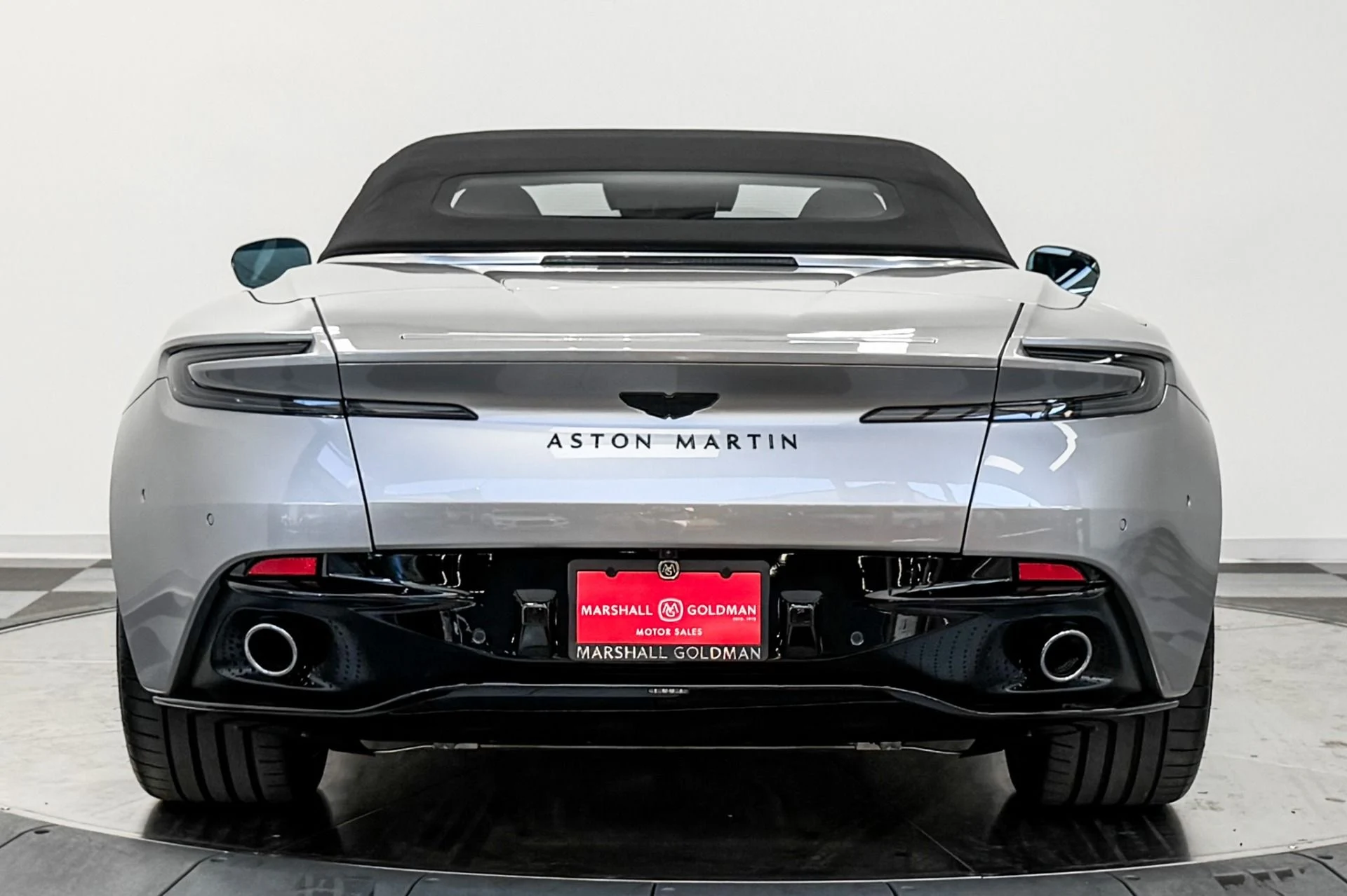mph042_1443171416_Used_2025_Aston_Martin_DB_12_Volante_Duotone_interior_Bowers_and_Wilkins_Audio_Nearly_New_1789749797_d8bbd44d7d
