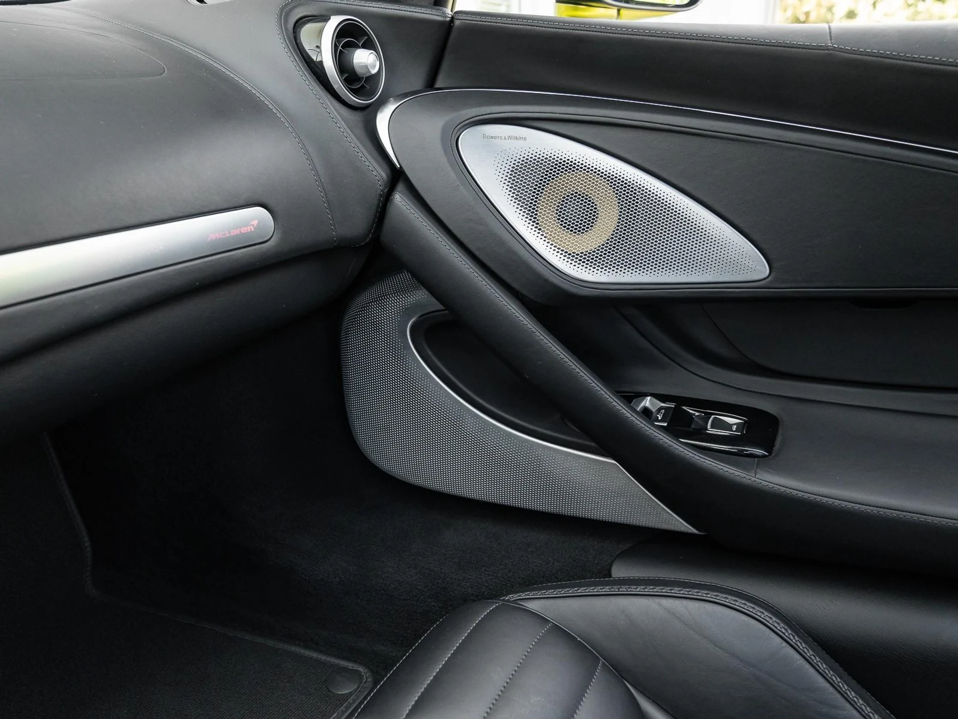 mph042_1453953942_Used_2025_Mc_Laren_GTS_Tech_Lux_1765577136_f3d676ee7a