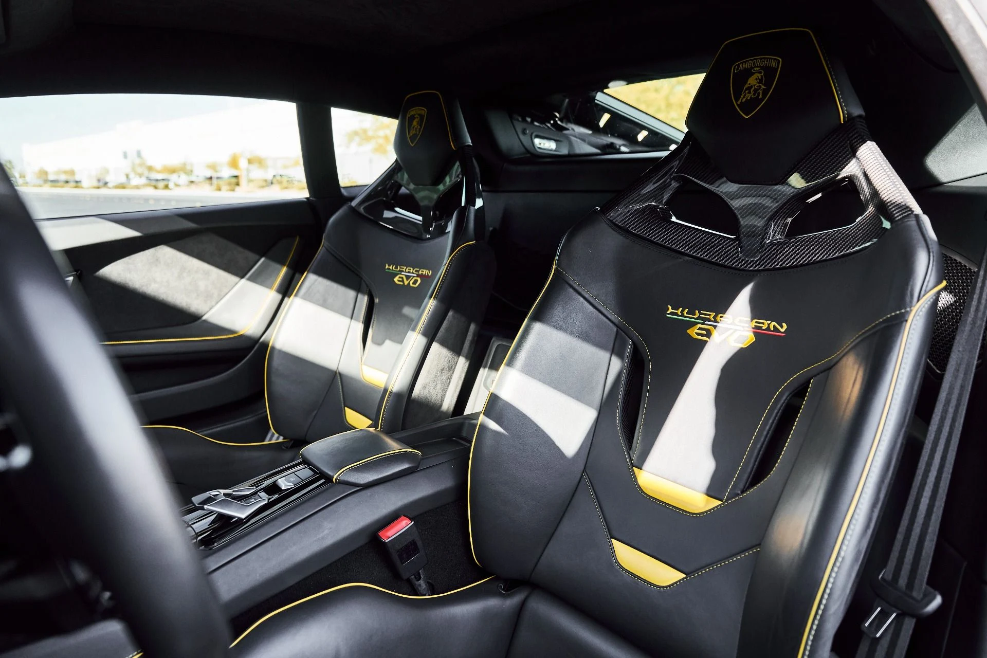 mph042_1475137764_Used_2021_Lamborghini_Huracan_EVO_Base_1774405006_93d2288f17