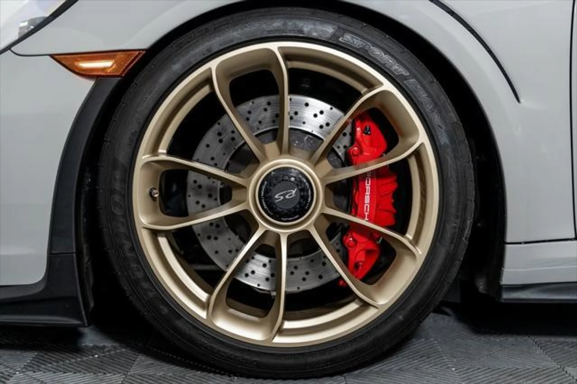 mph042_1484069571_cgj_Mp_Gw56_Ros_8z_Dy2_Gf_Suux_Bfw_14d2ebf8ee