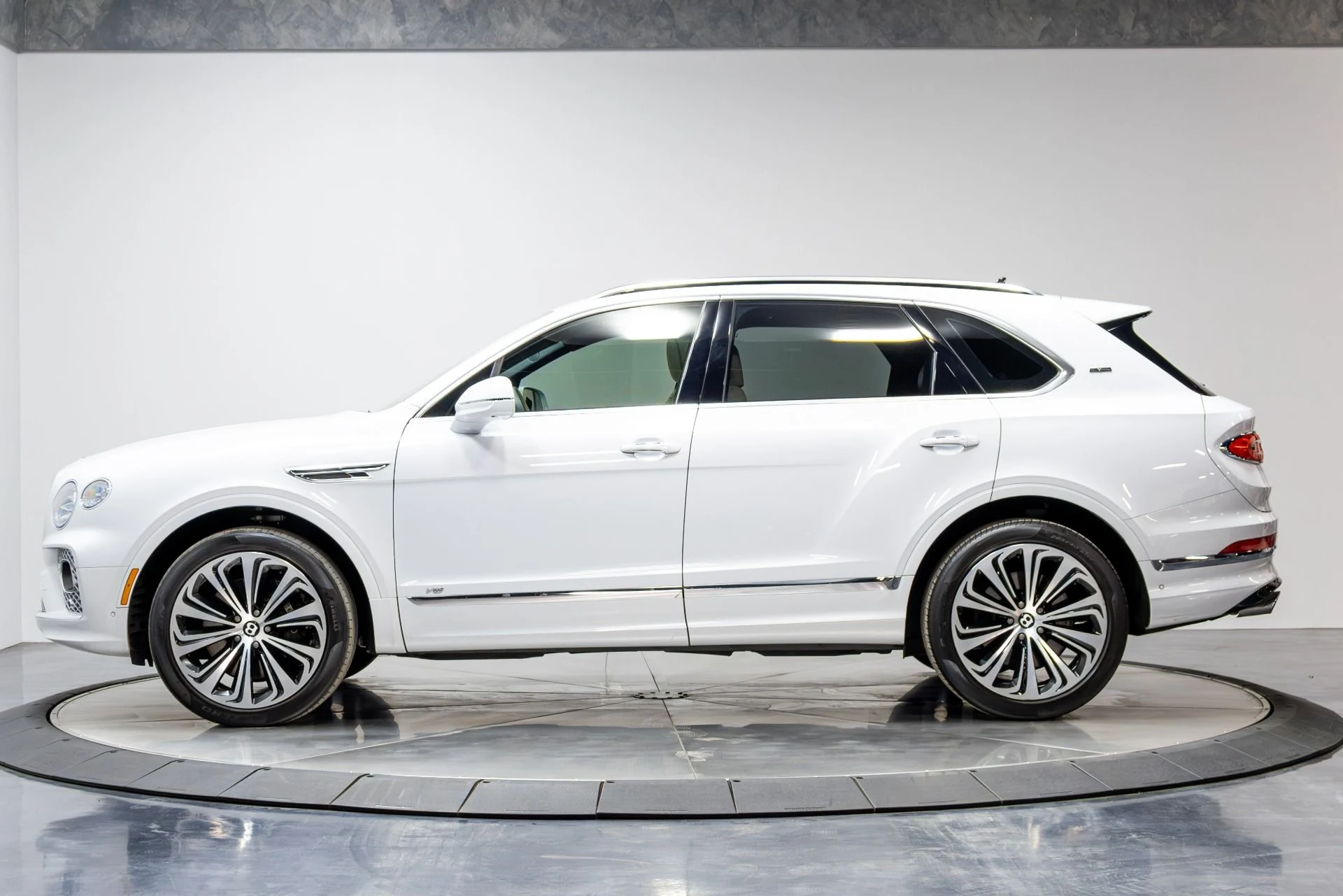 mph042_1490020562_Used_2021_Bentley_Bentayga_V8_First_Edition_1774291657_2d01254d22