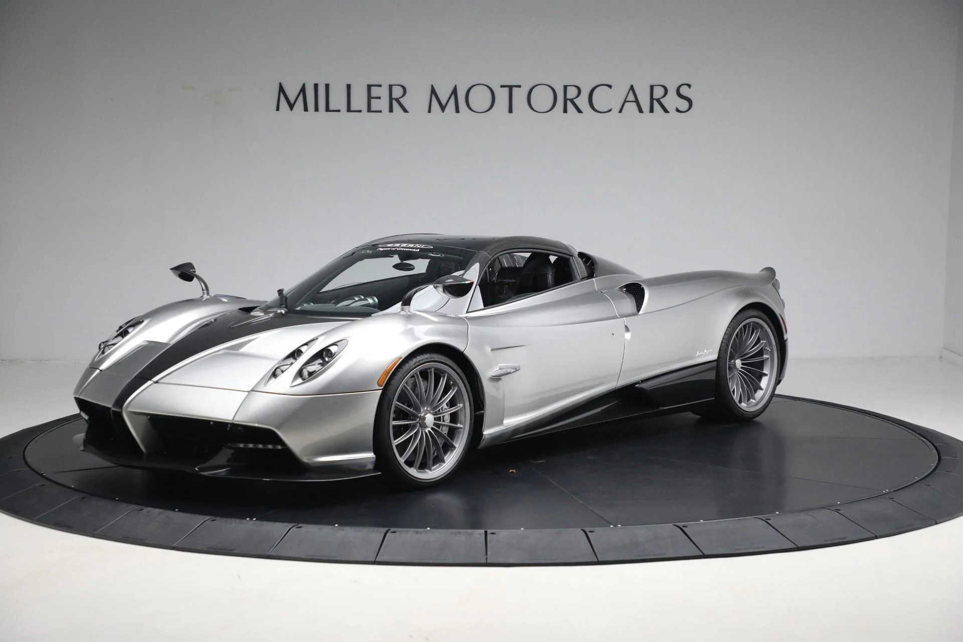 mph042_1504891141_Used_2017_Pagani_Huayra_Roadster_1769208327_3556014efc