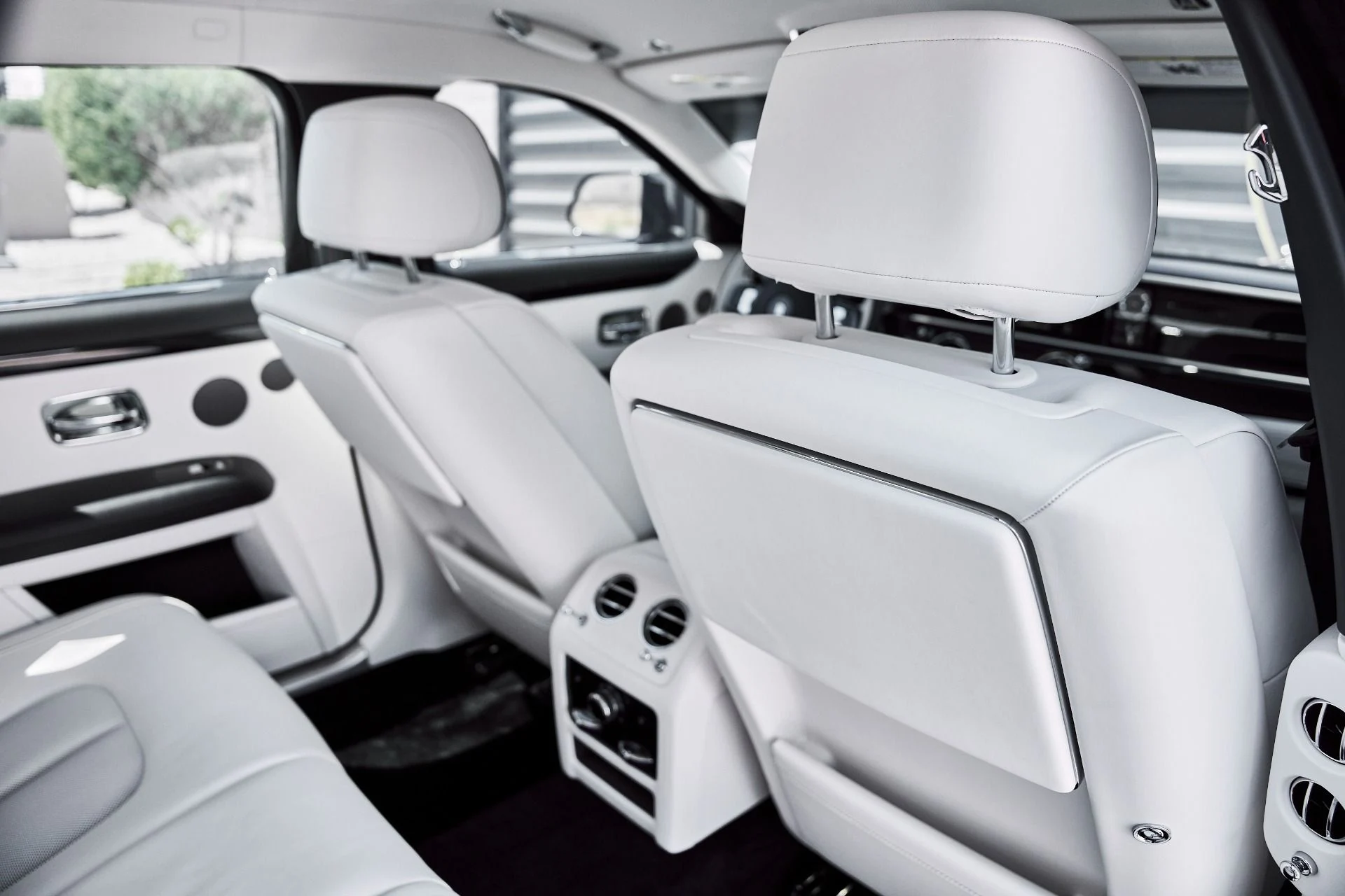 mph042_1525827301_Used_2026_Rolls_Royce_Ghost_Base_1780101134_7e82d762c9
