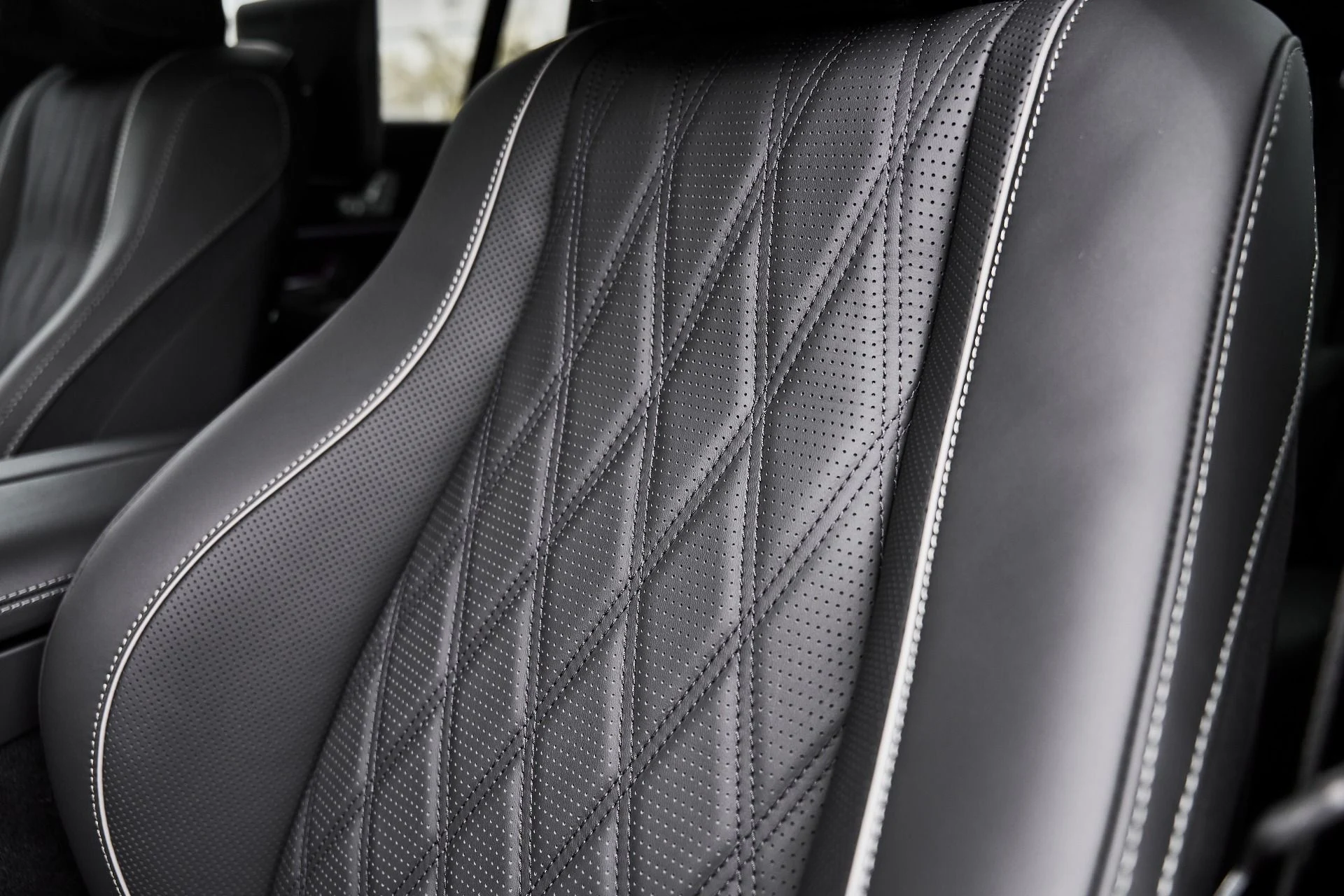 mph042_1527015640_Used_2026_Mercedes_Benz_GLS_Maybach_GLS_600_1777160266_d0e4b79930