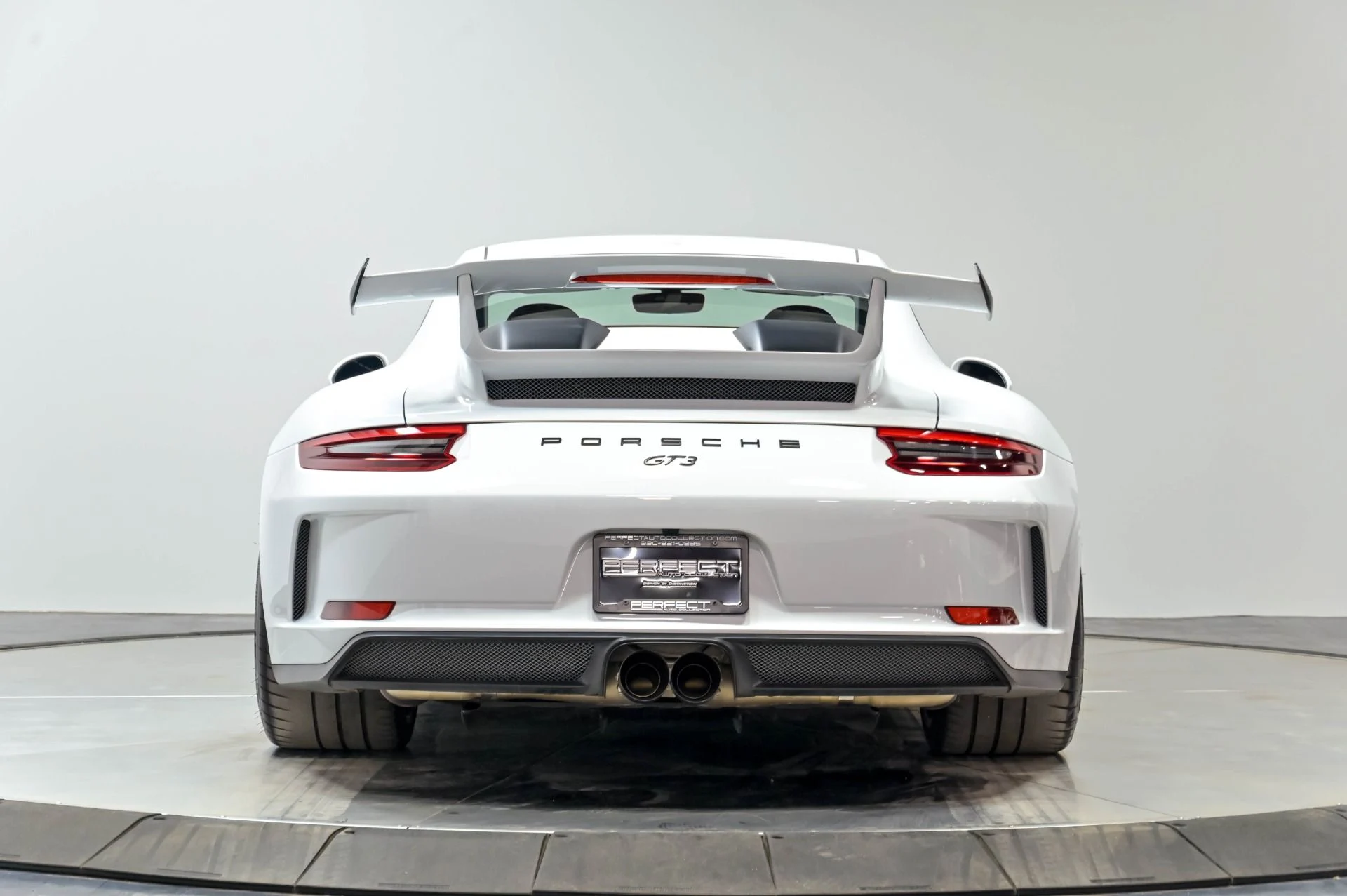 mph042_1532342221_Used_2018_Porsche_911_GT_3_1778195447_32ad2db183