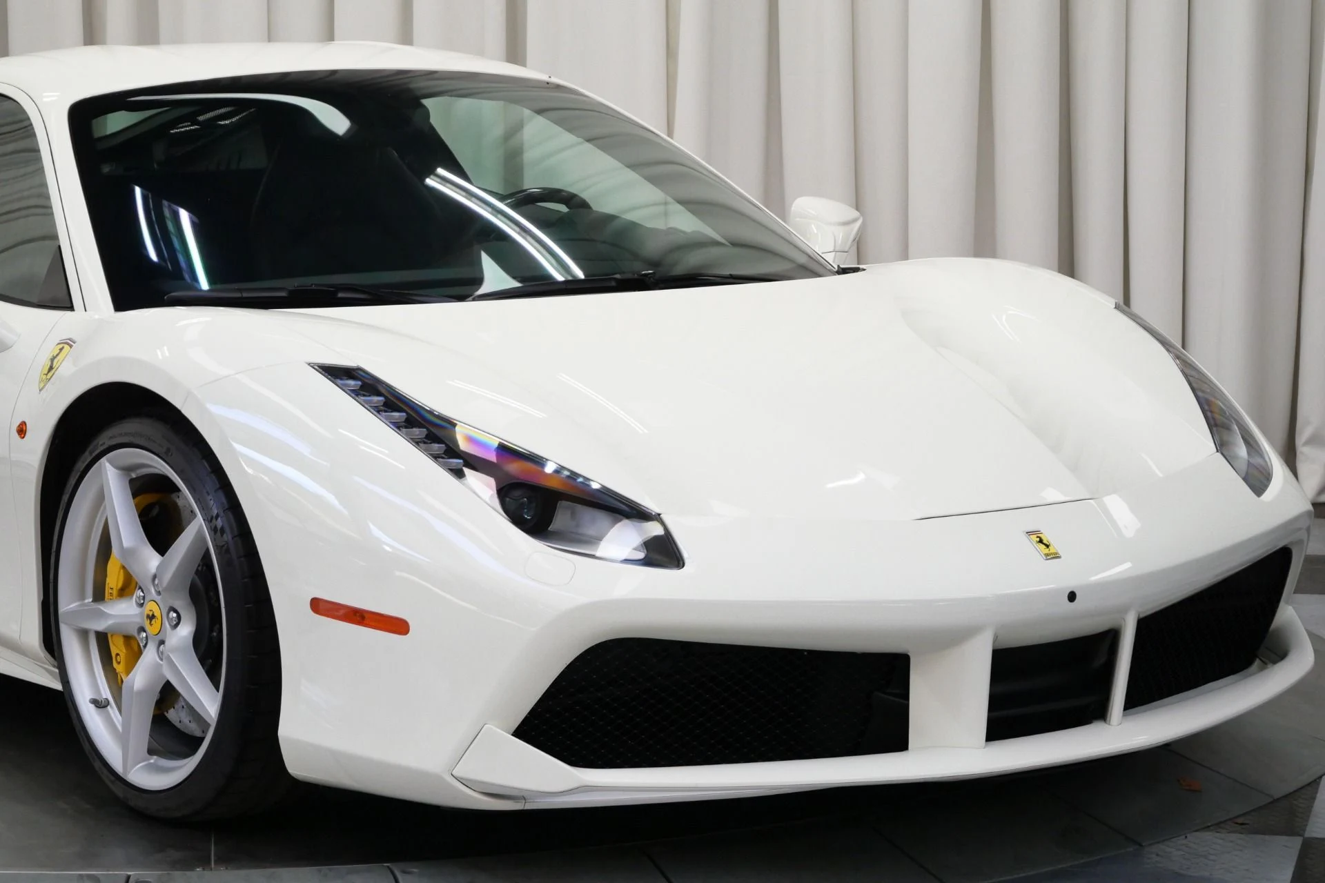 mph042_1563007664_Used_2018_Ferrari_488_GTB_1755879022_17b8ab3fe1