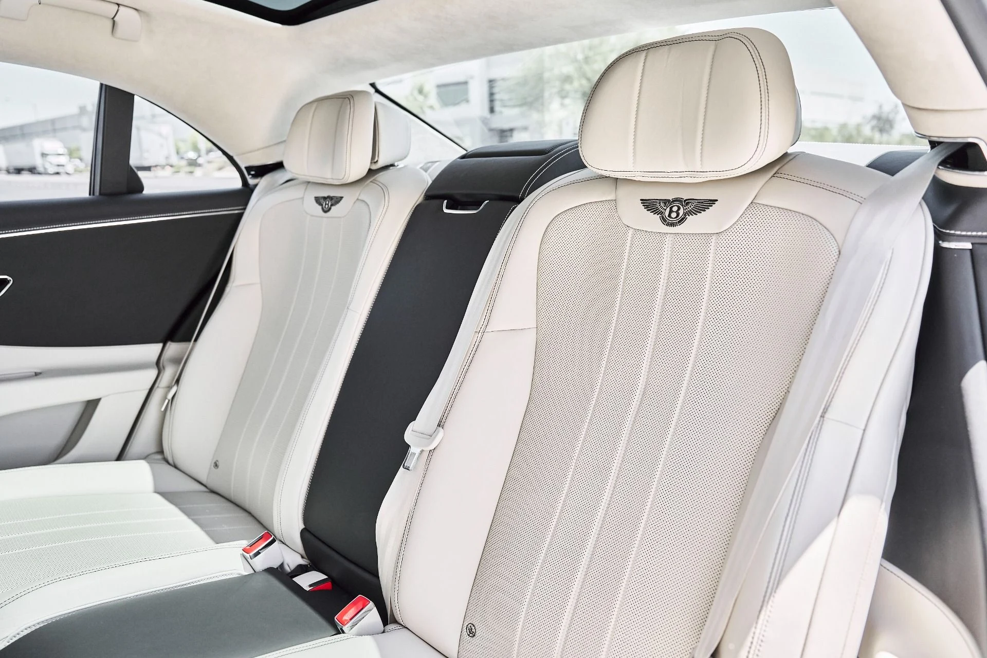 mph042_1577634501_Used_2021_Bentley_Flying_Spur_V8_1780617150_1ea37b16c1