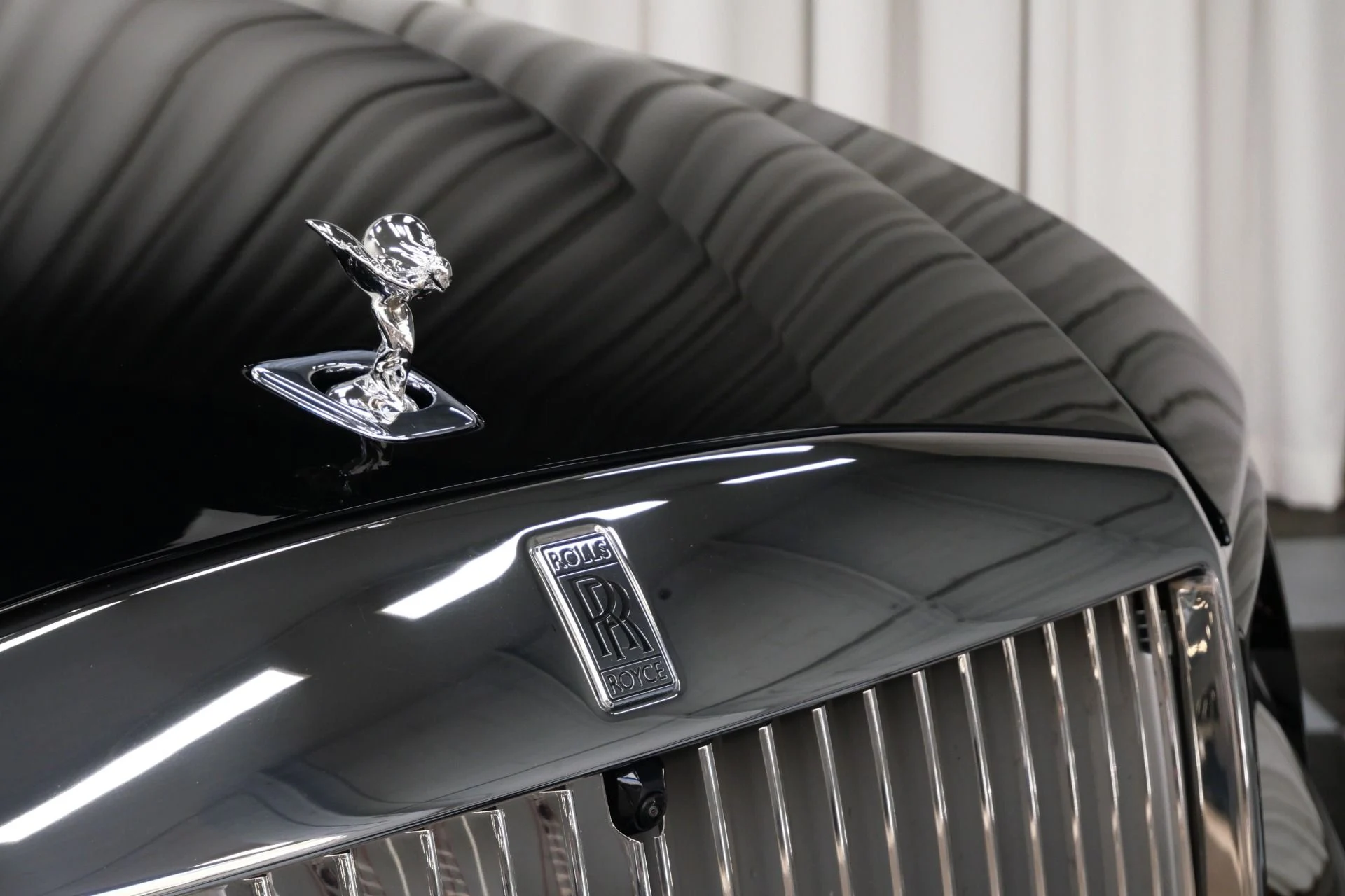 mph042_1582189279_Used_2025_Rolls_Royce_Spectre_1753114498_4304c7b4fd