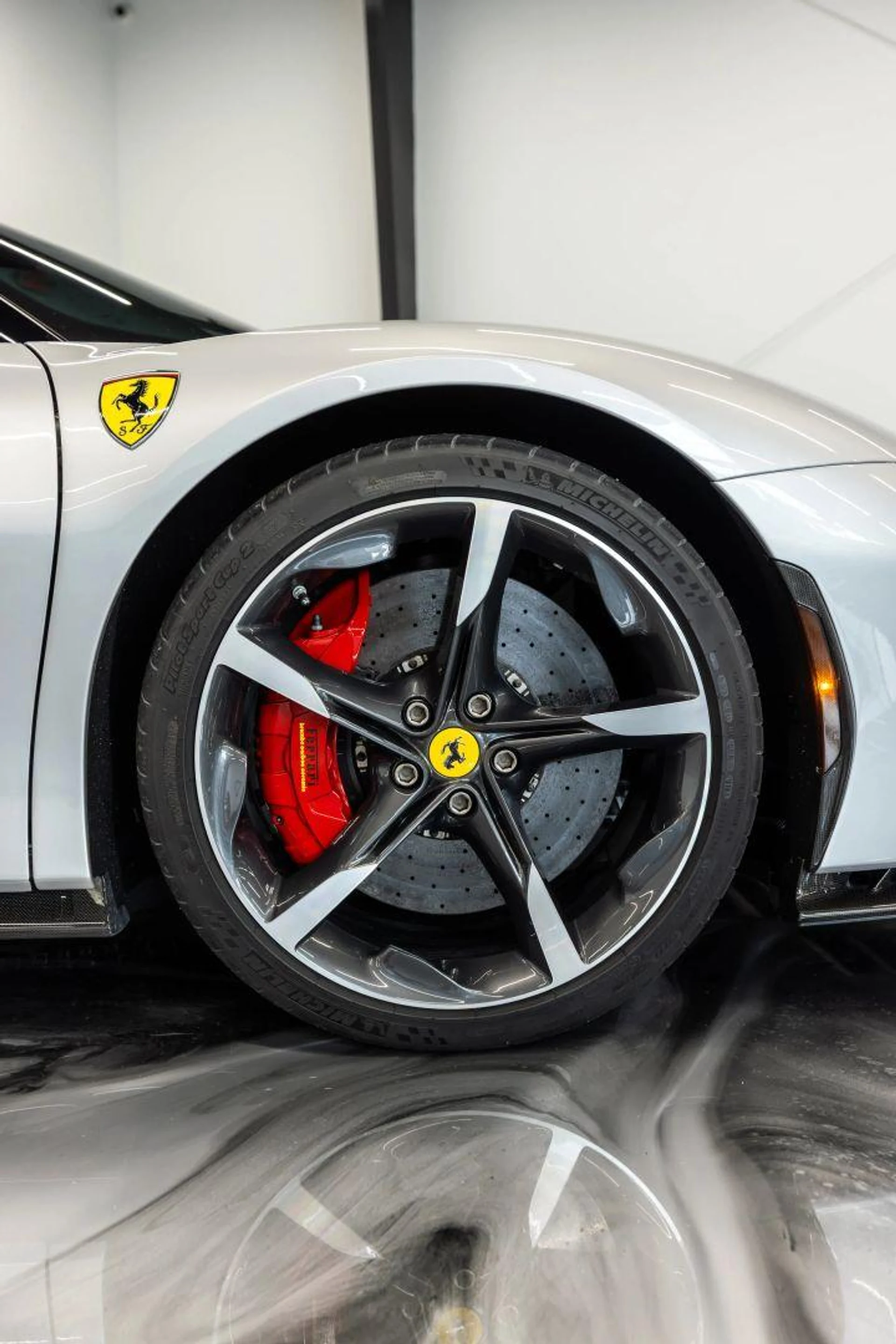 mph042_1584972413_Used_2021_Ferrari_SF_90_Stradale_Coupe_2_D_1777366268_a2df96f549