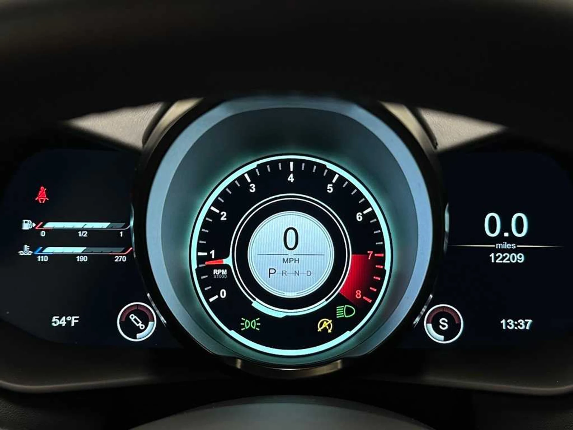 mph042_160098005_4d953083c1be4cec77c8f3a3e30b7cd9_38f2287199