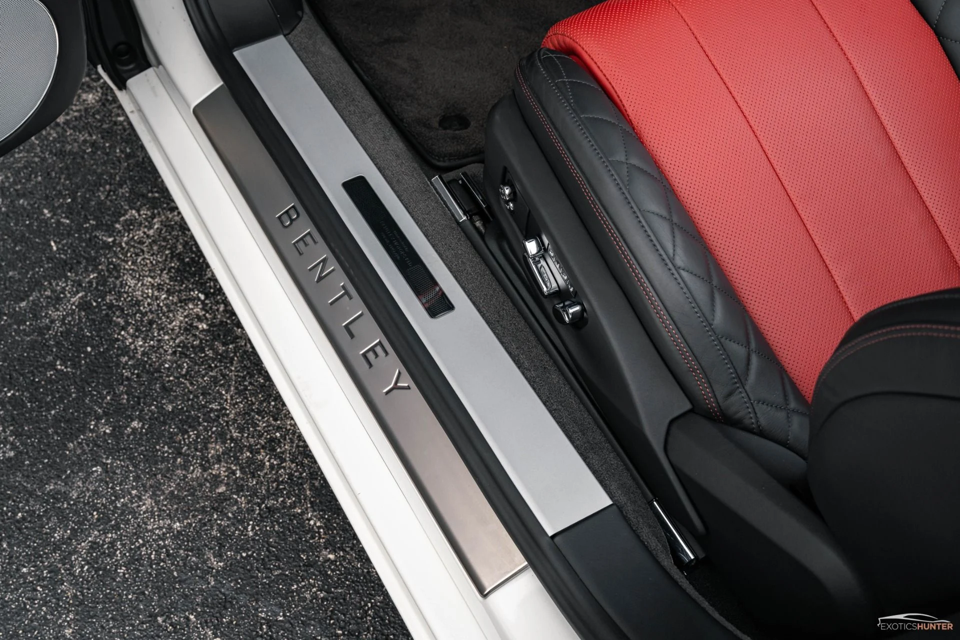 mph042_1605021412_Used_2020_Bentley_Continental_GTC_280_K_MSRP_Mulliner_Blackline_Rotating_Display_1766938877_30f8027529
